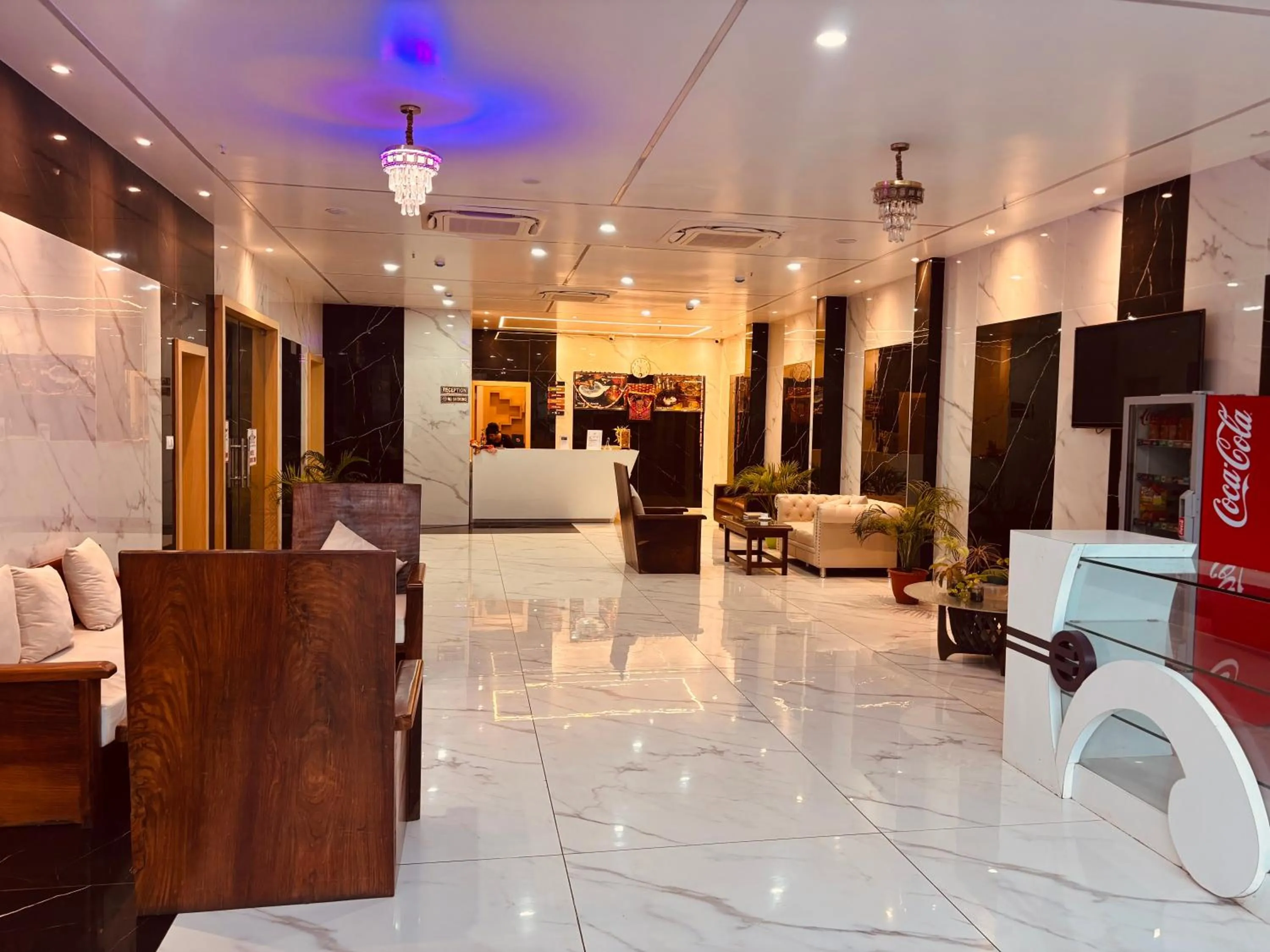 Lobby or reception in Hotel Chariot Inn