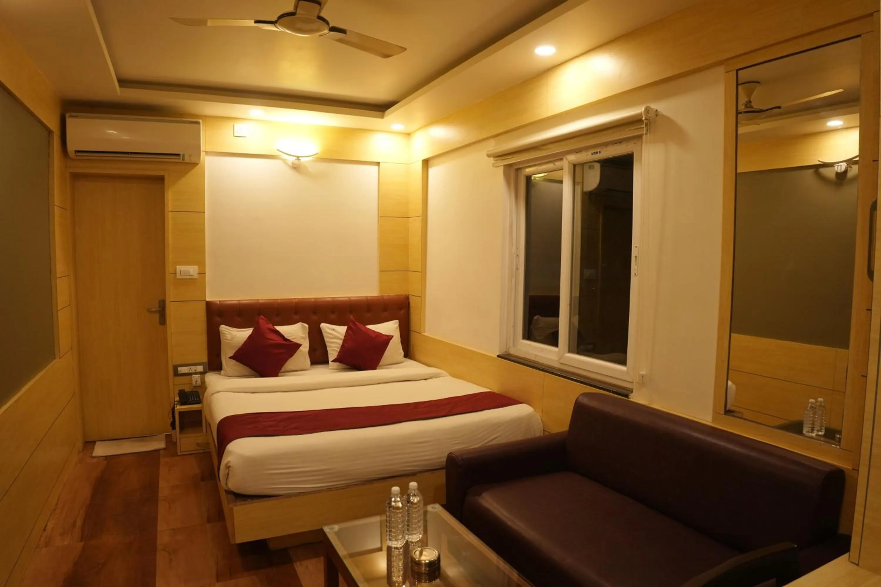 Photo of the whole room in Hotel Chariot Inn