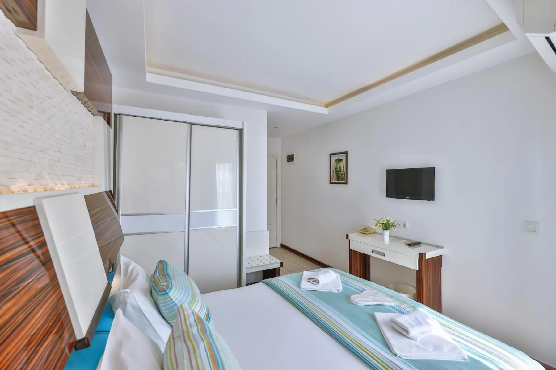 Photo of the whole room, Bed in Hotel Sonne - Adults Only