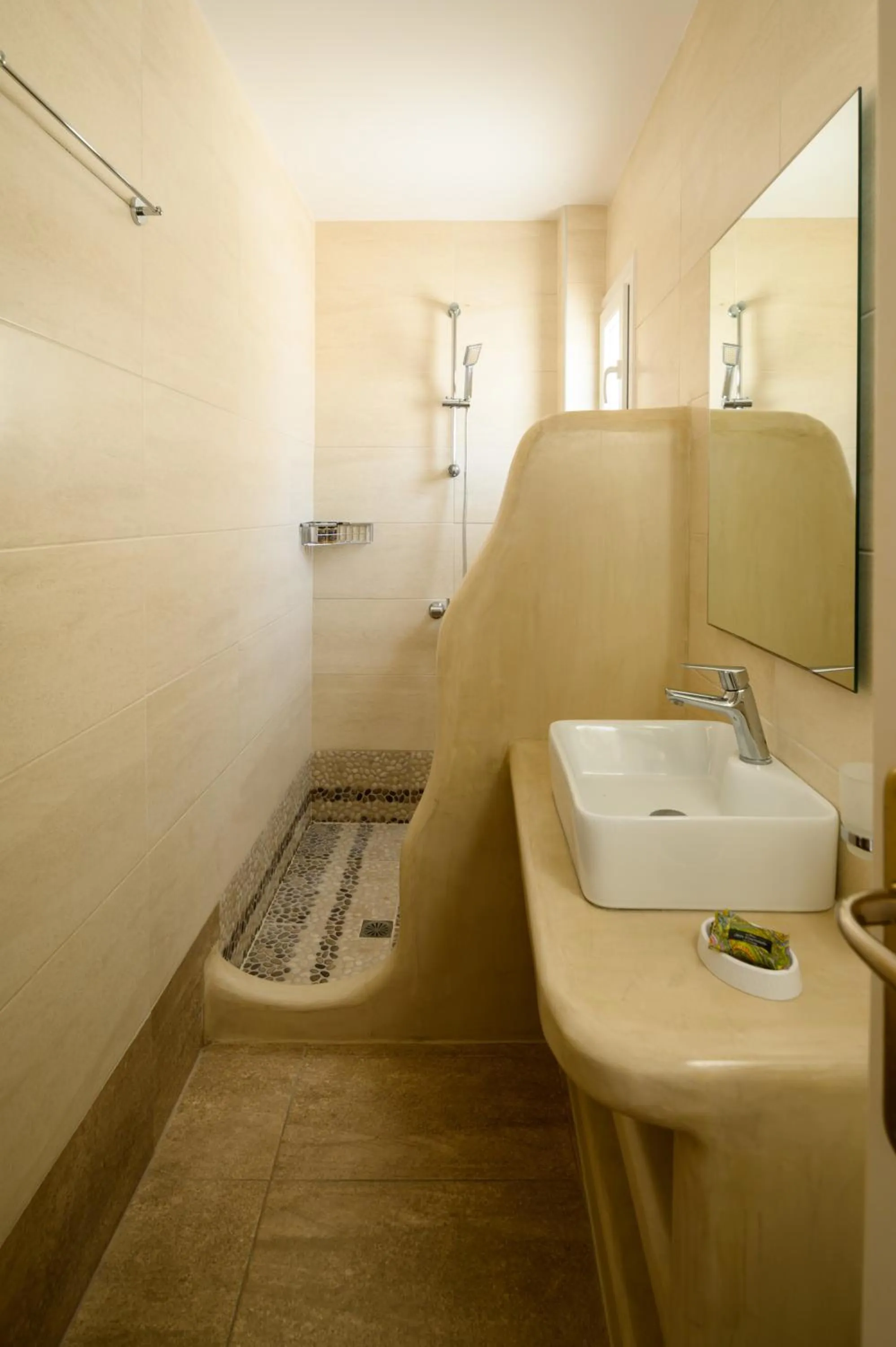 Shower in Selini Ηotel