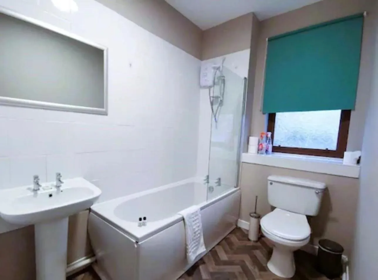Bathroom in Friars Wynd Guest Rooms