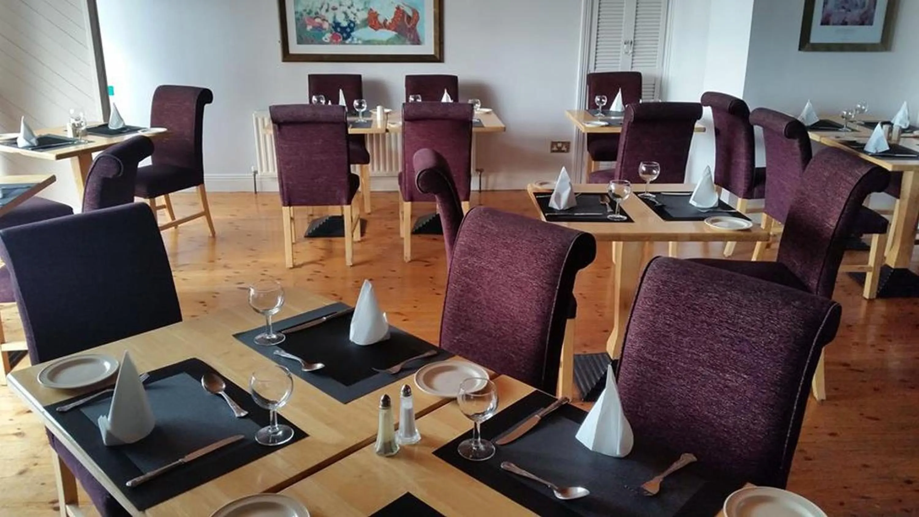 Restaurant/places to eat in The Town House Hotel