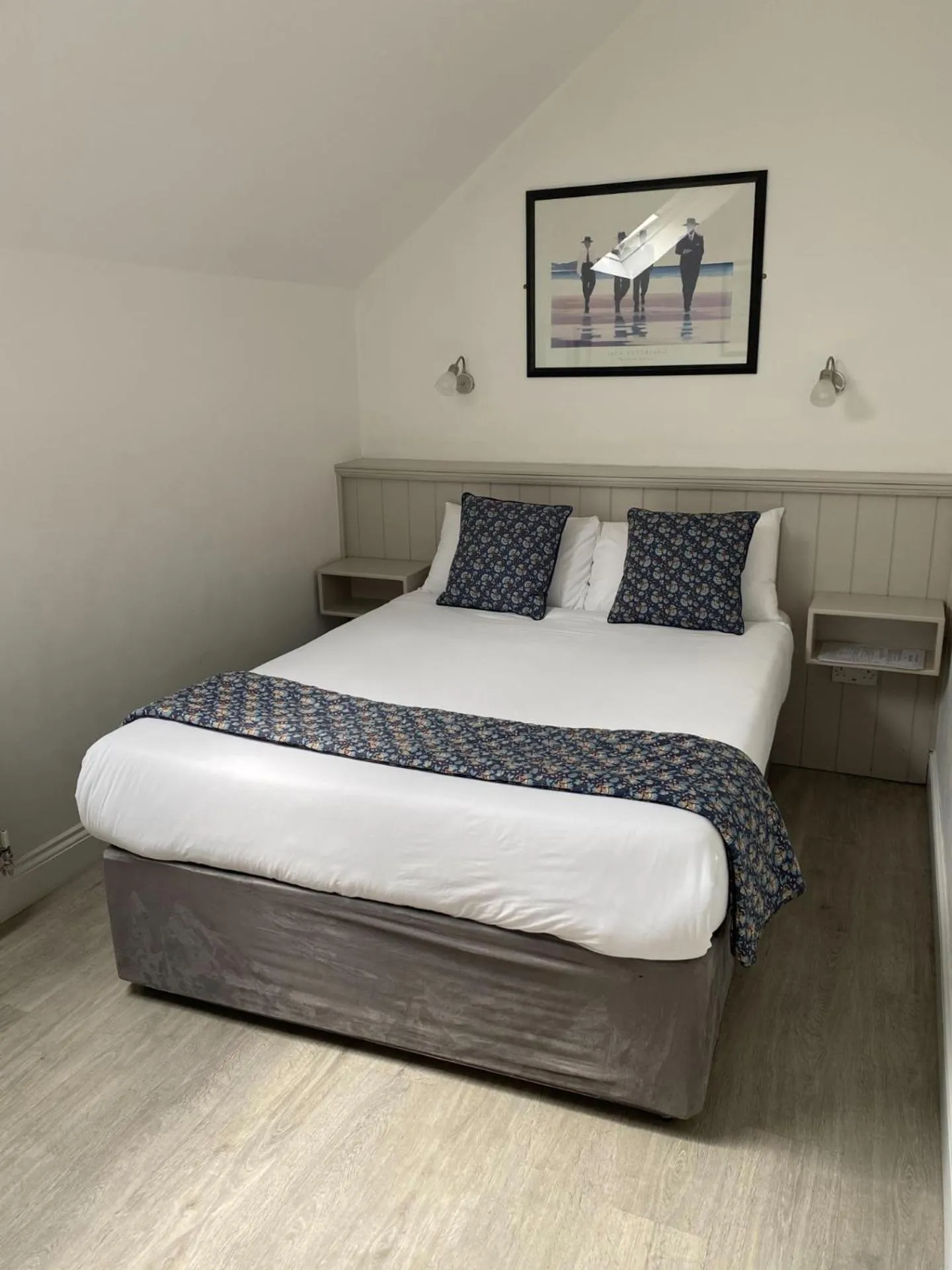 Bedroom, Bed in The Town House Hotel