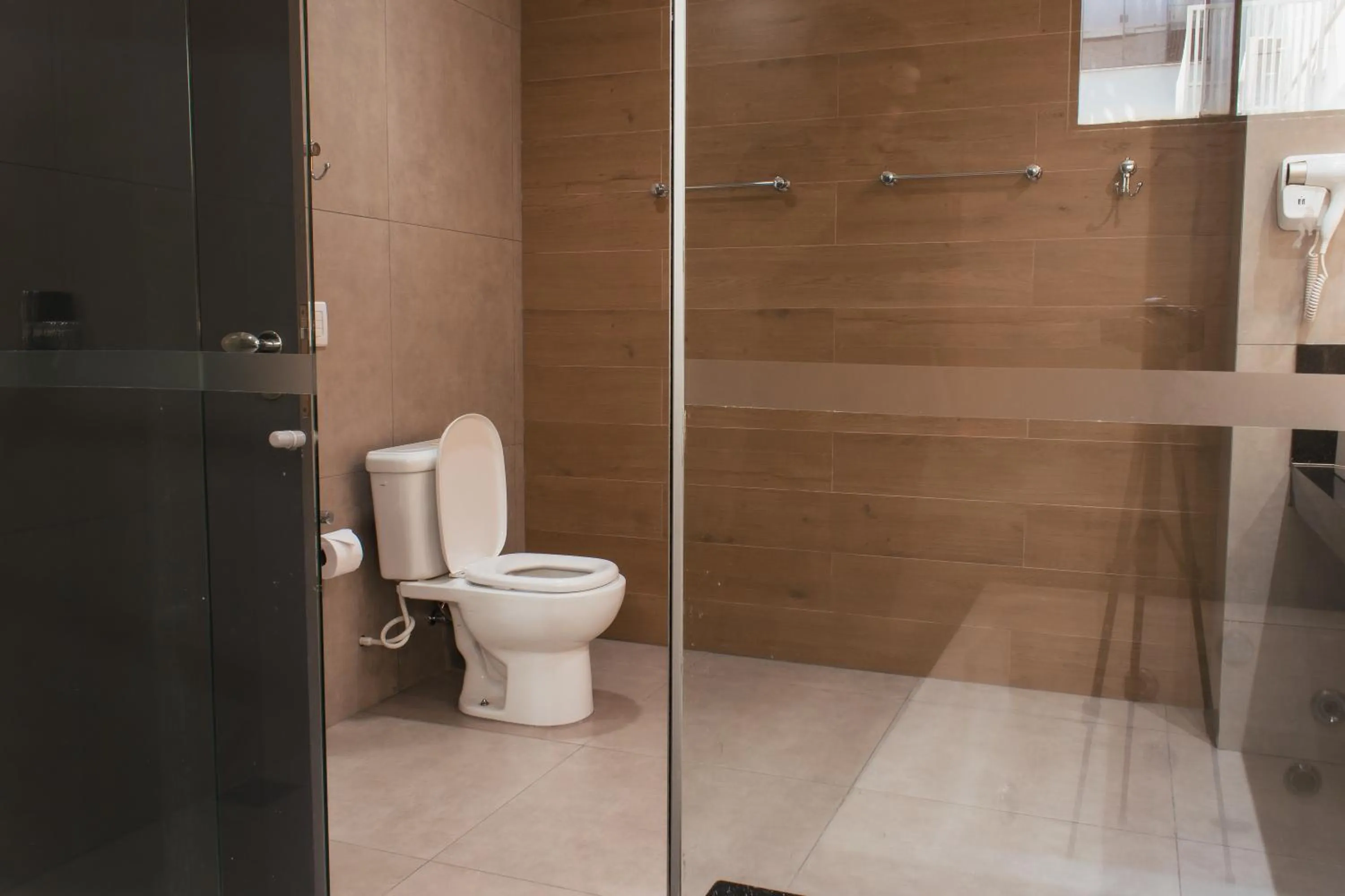 Bathroom in Atrium Confort Hotels