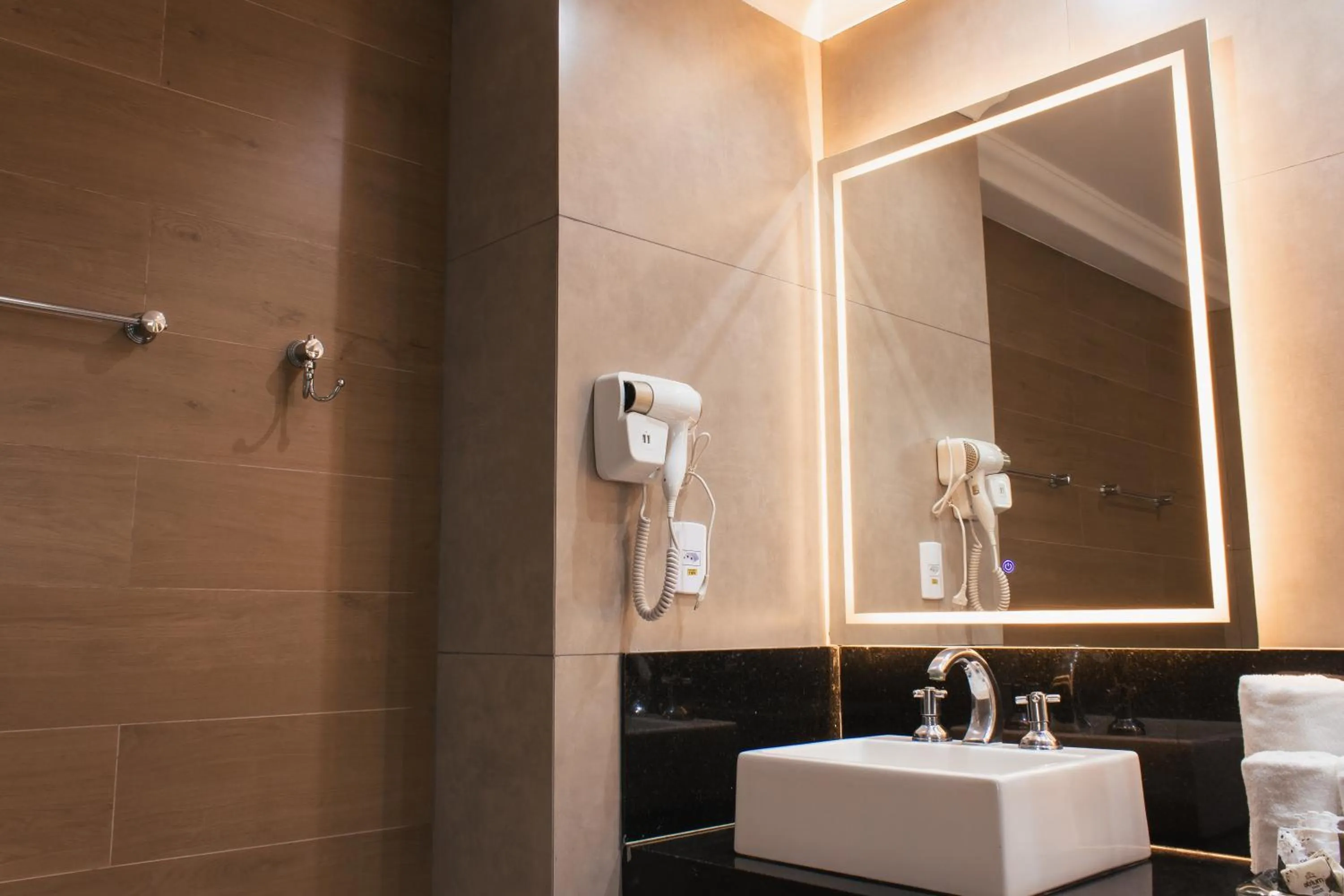 Bathroom in Atrium Confort Hotels