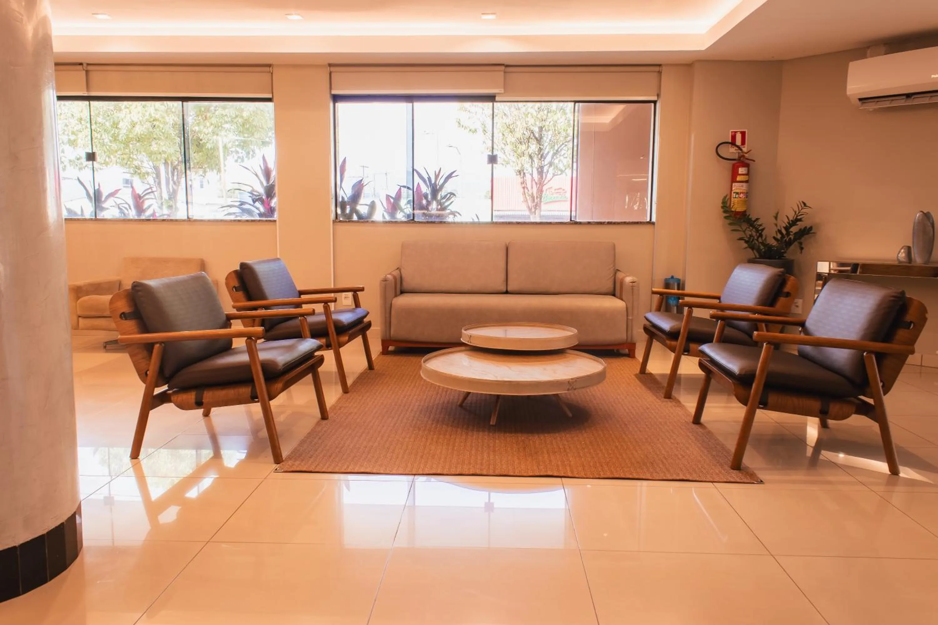 Lobby or reception in Atrium Confort Hotels