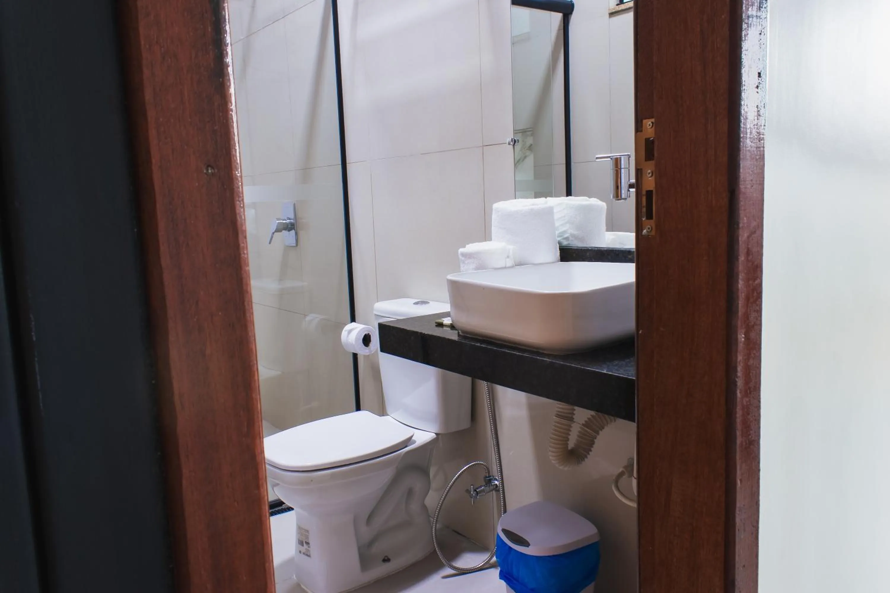 Shower in Atrium Confort Hotels