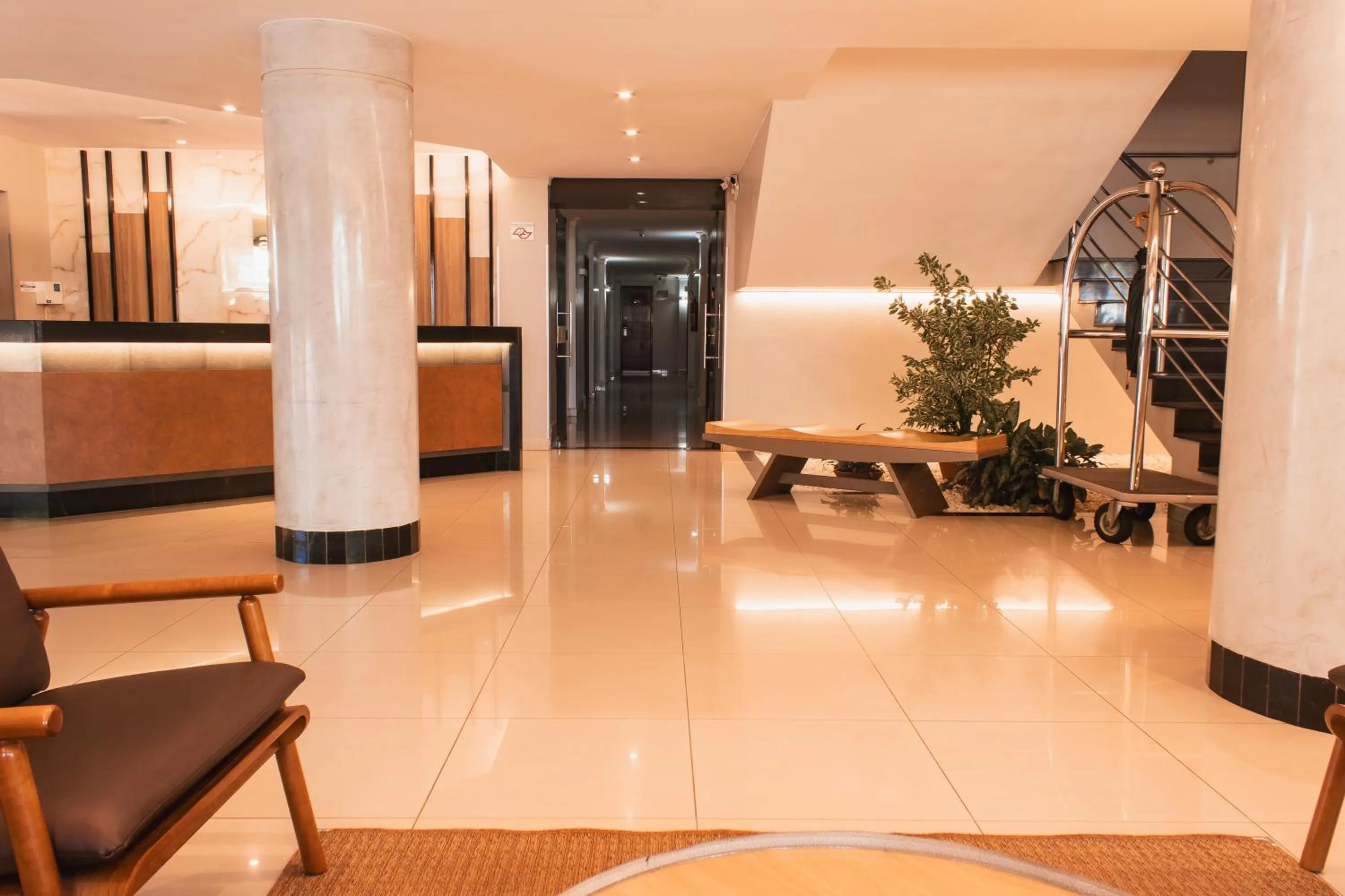 Lobby or reception in Atrium Confort Hotels