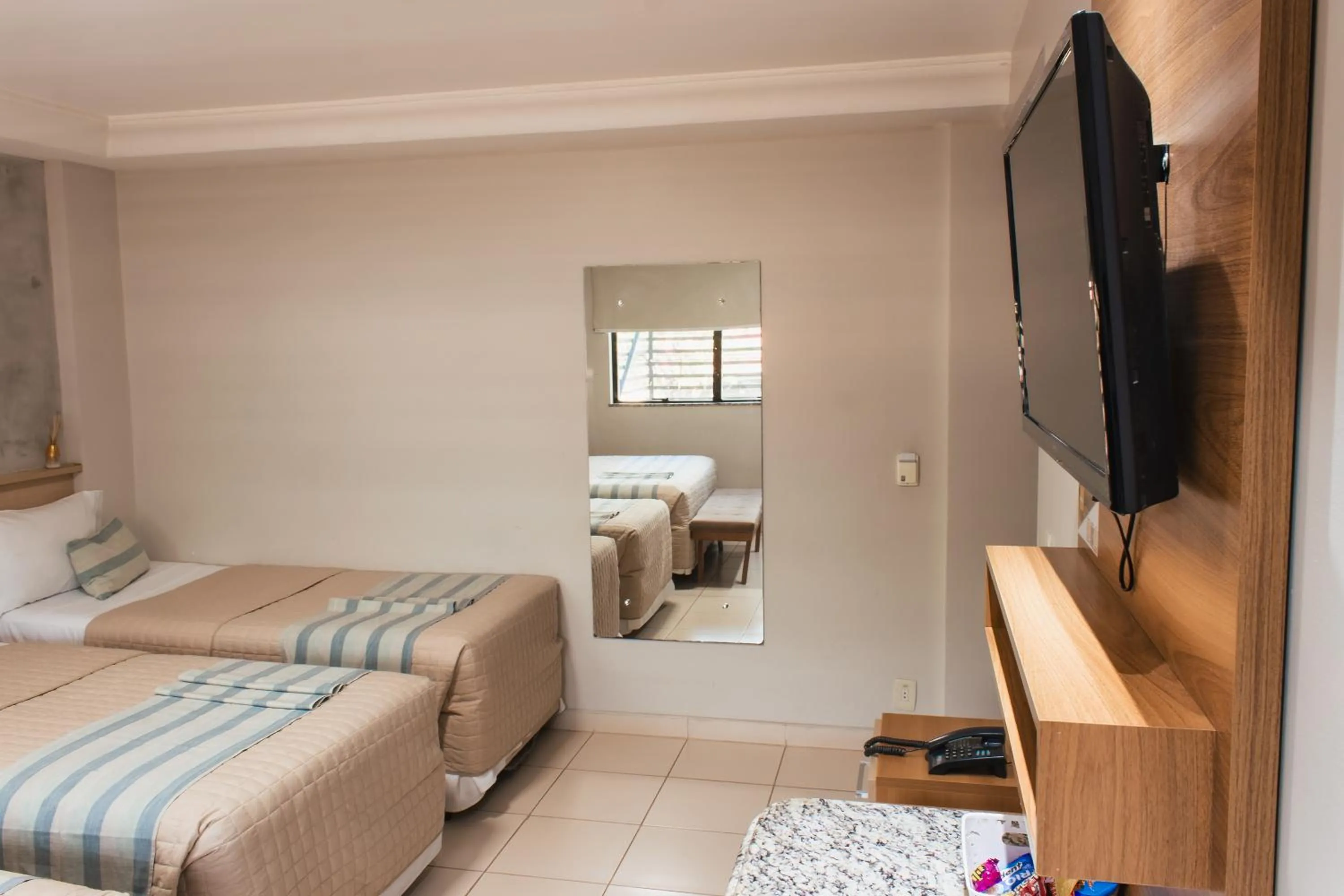 Photo of the whole room, Bed in Atrium Confort Hotels