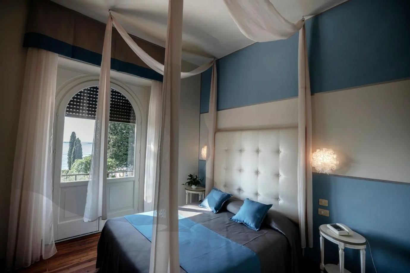 Photo of the whole room, Bed in Hotel Bellevue