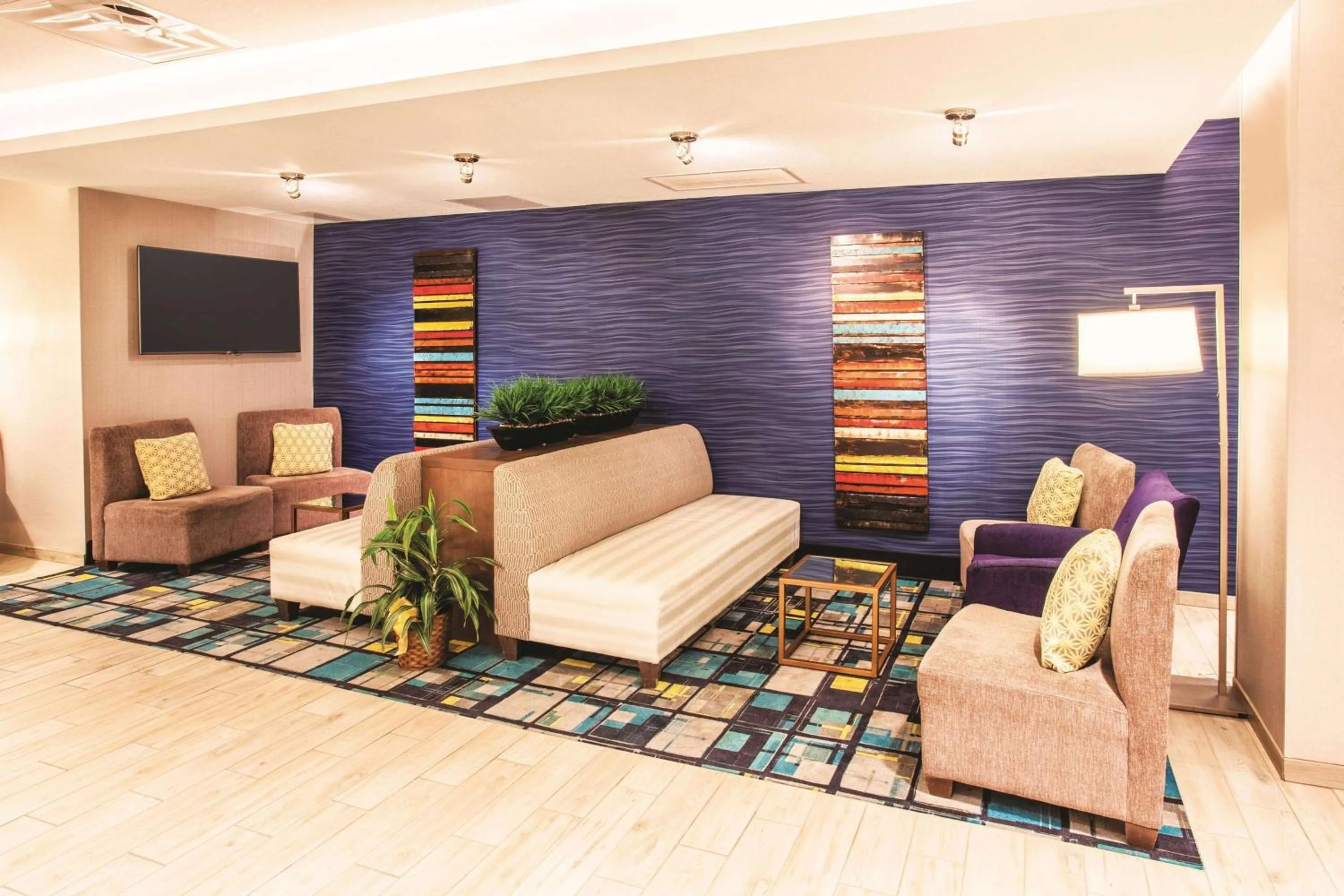 Lobby or reception in La Quinta by Wyndham Duluth