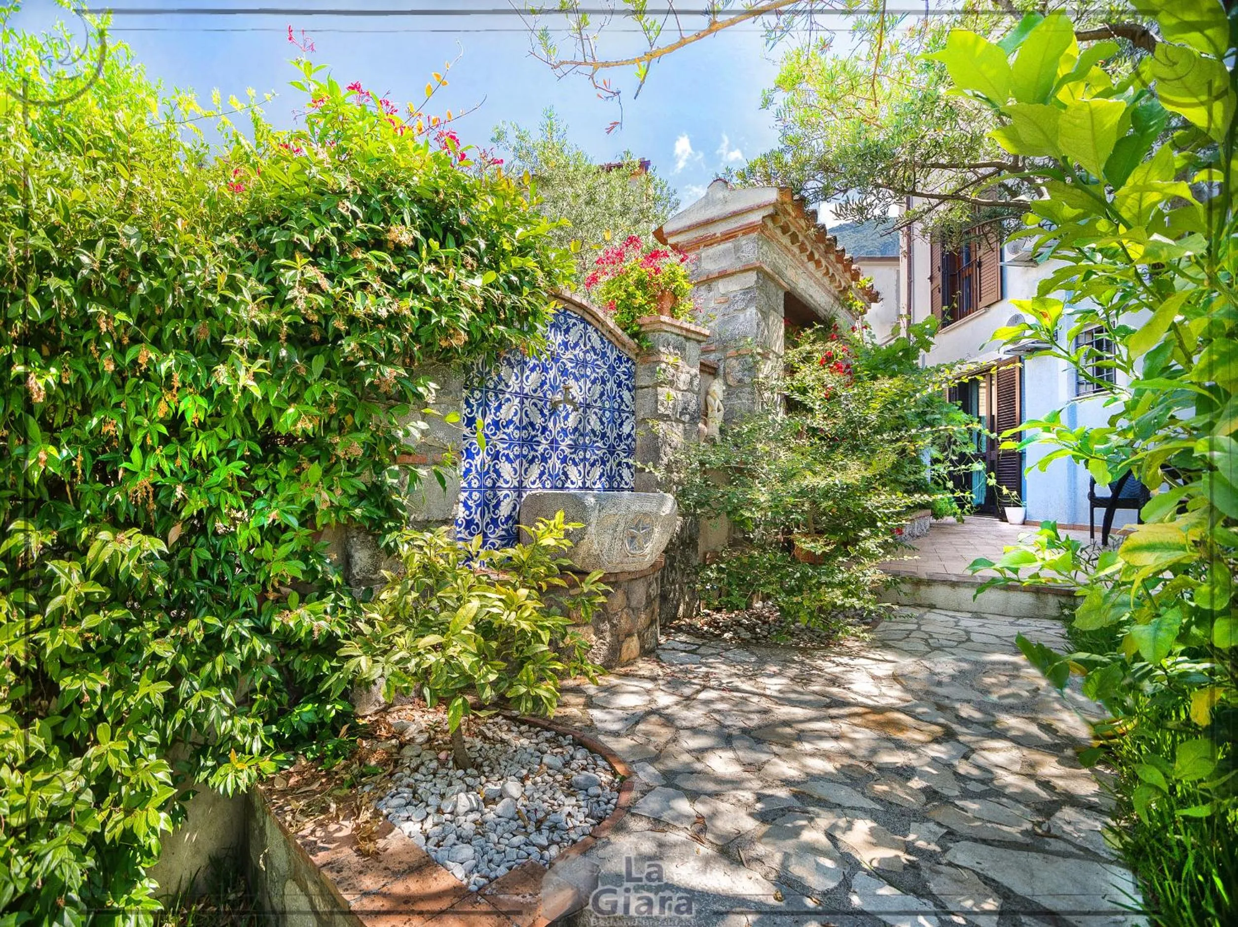 Property building in B&b La Giara