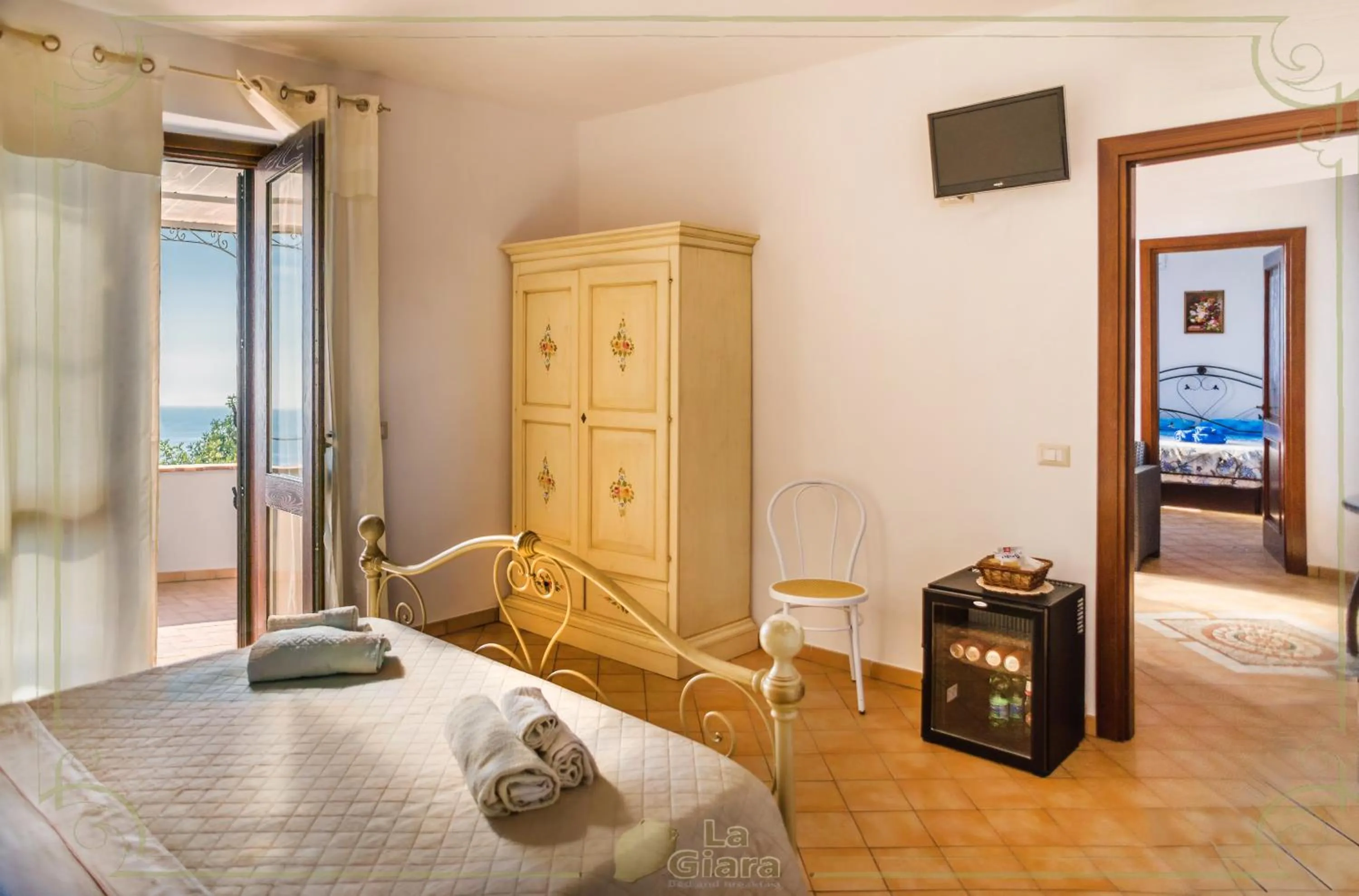 View (from property/room), Bed in B&b La Giara