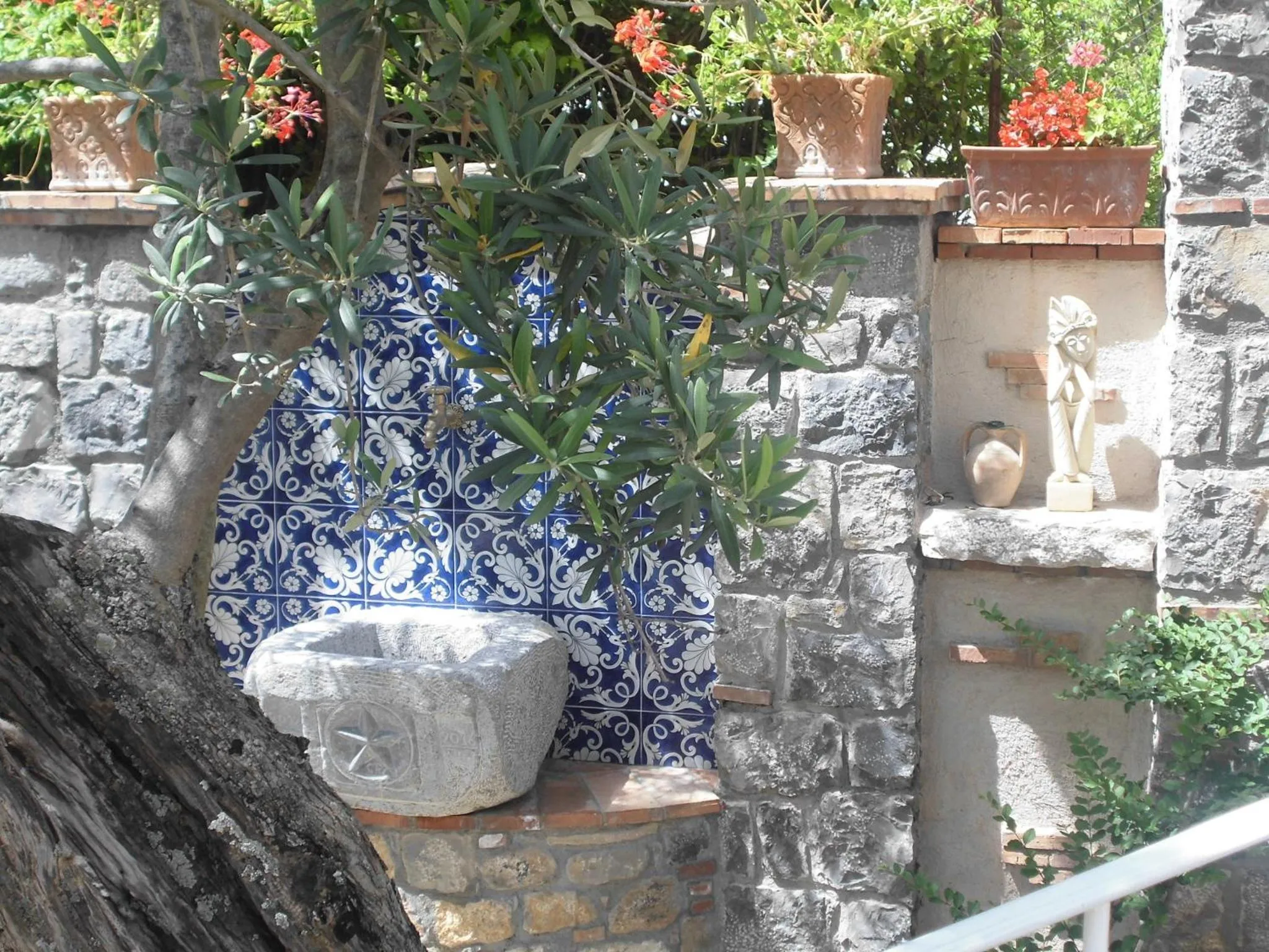 Decorative detail in B&b La Giara