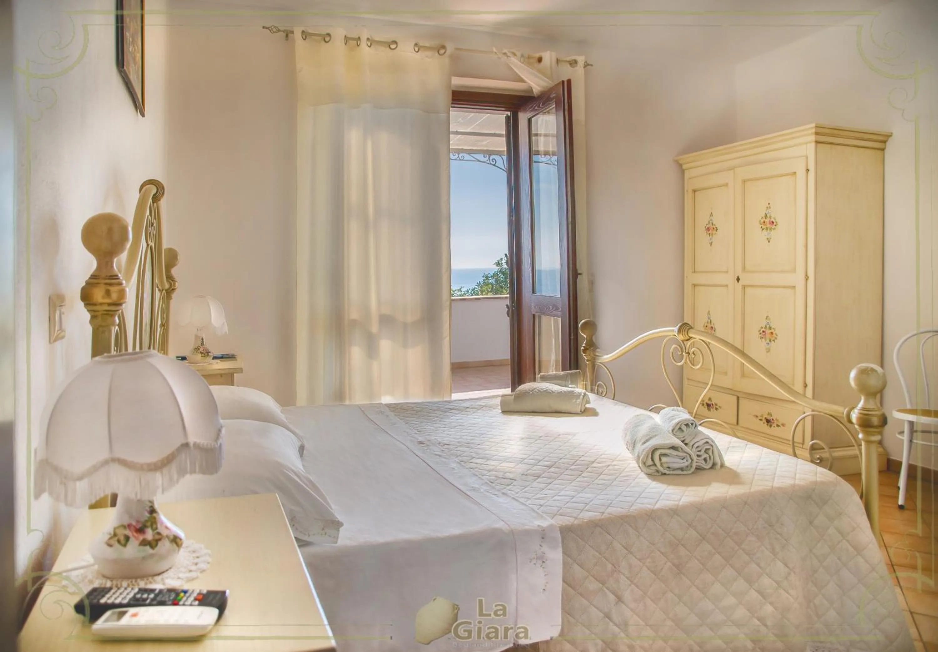 Bedroom, Bed in B&b La Giara