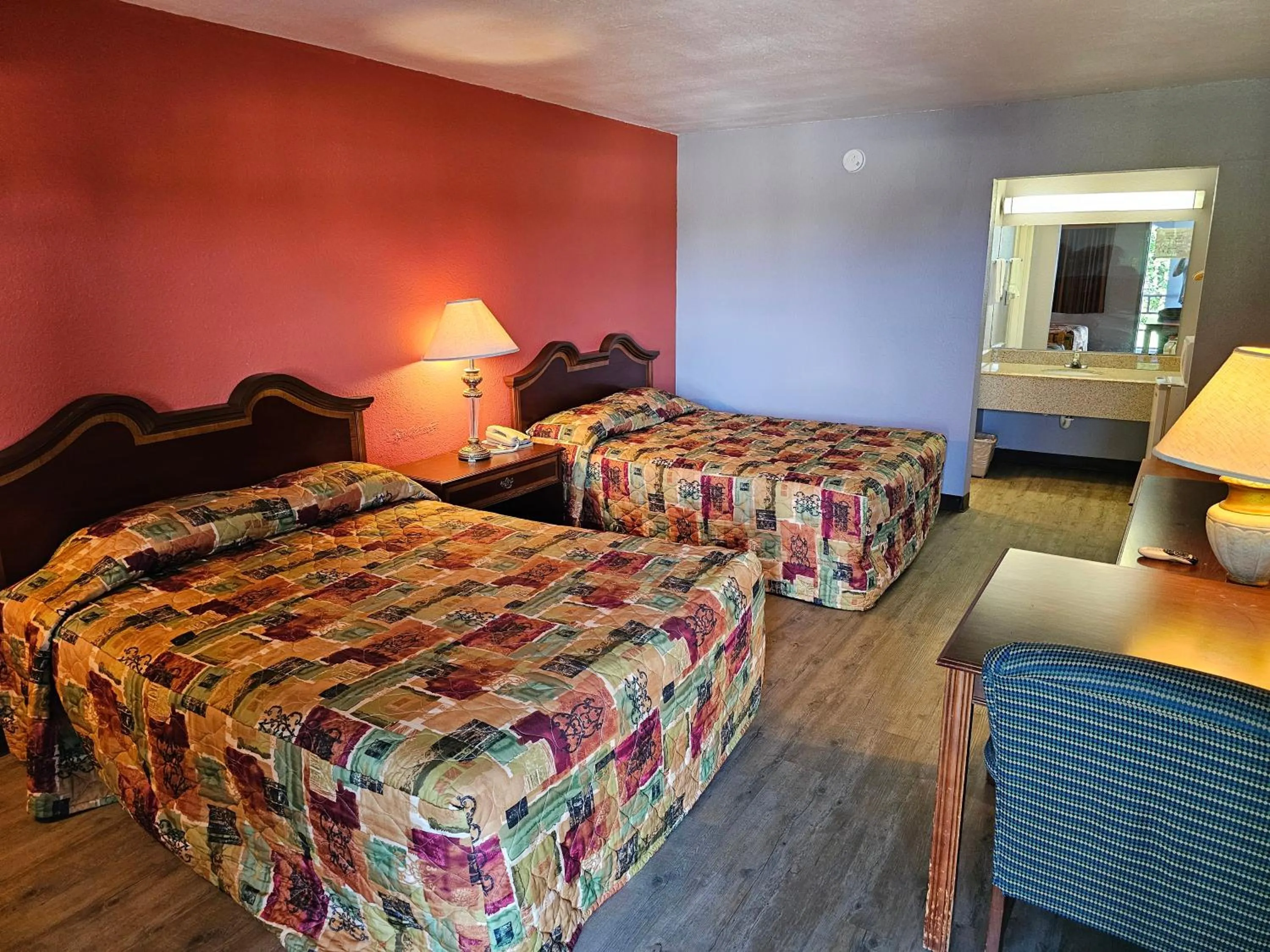 Bed in San Augustine Inn