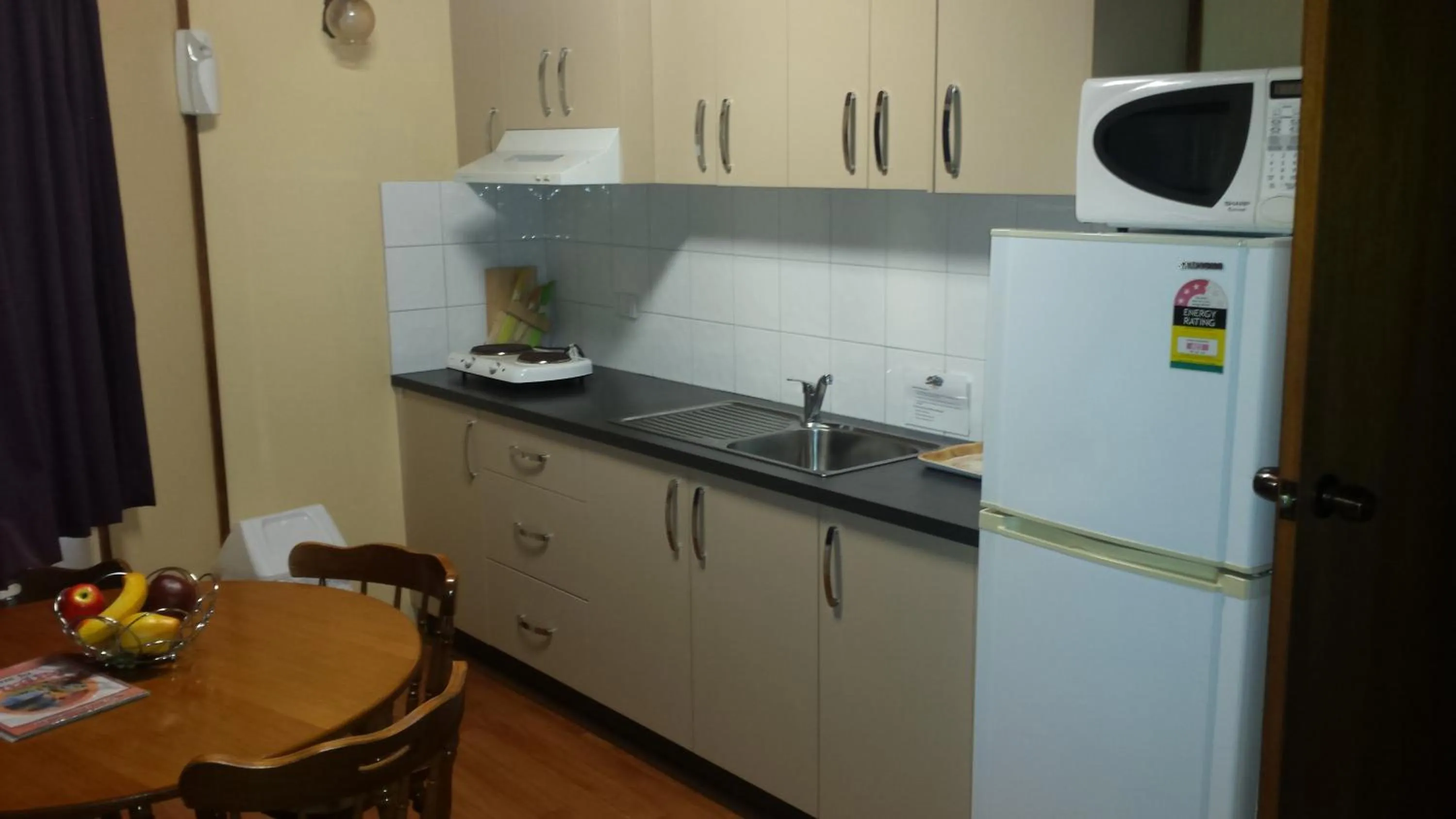 Kitchen or kitchenette in Smugglers Cove Holiday Village