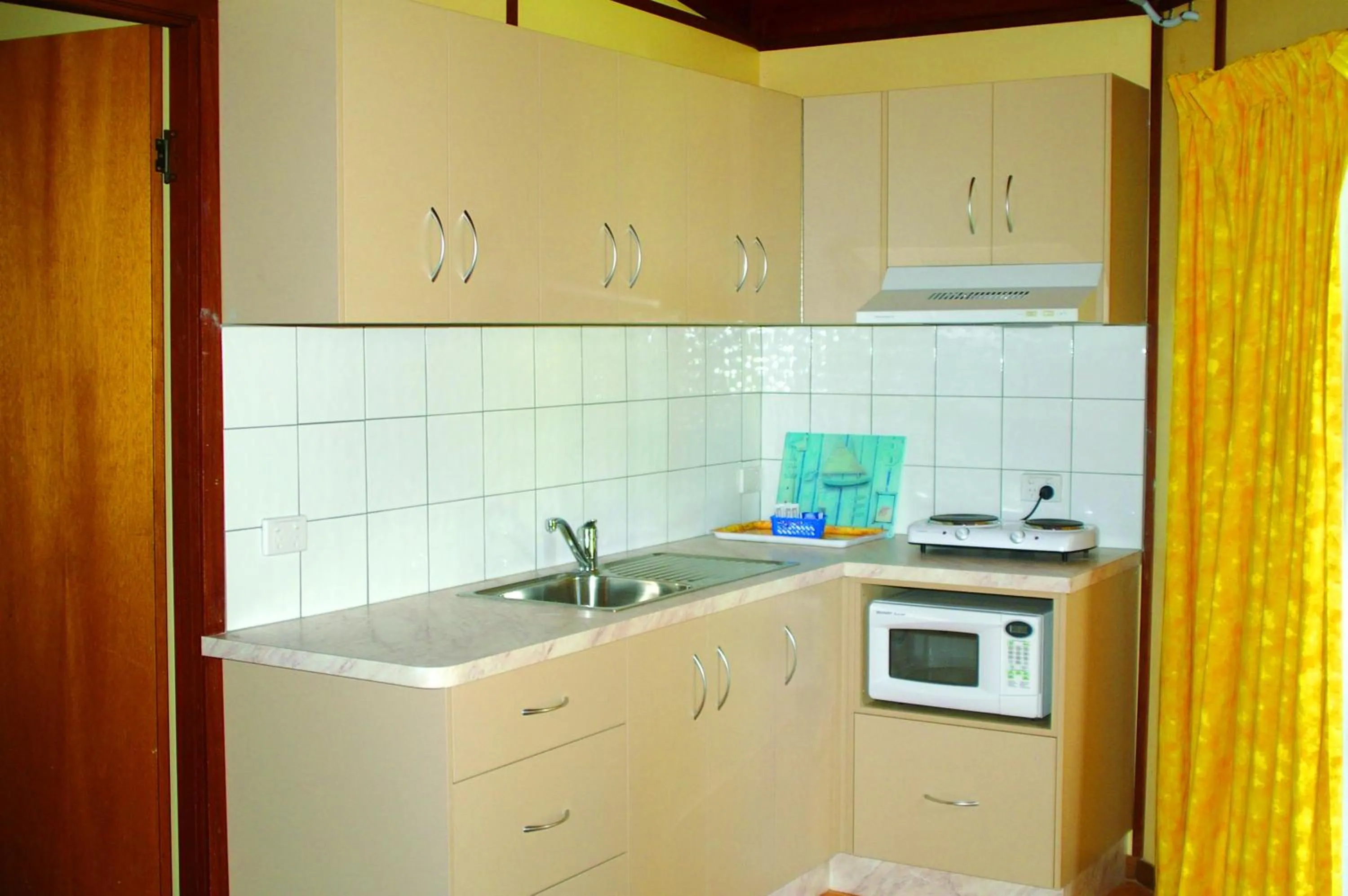 Kitchen or kitchenette in Smugglers Cove Holiday Village