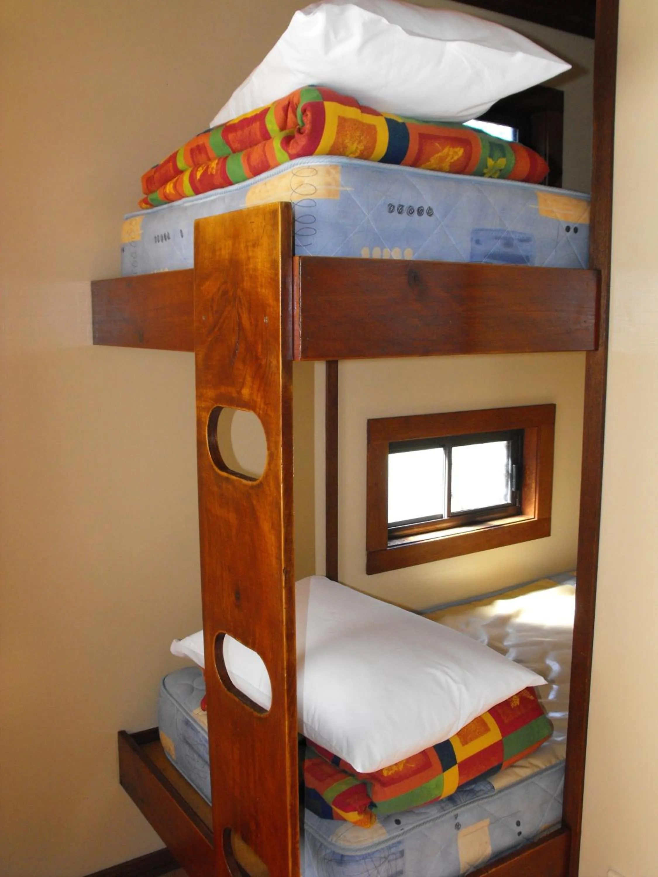 bunk bed, Bed in Smugglers Cove Holiday Village