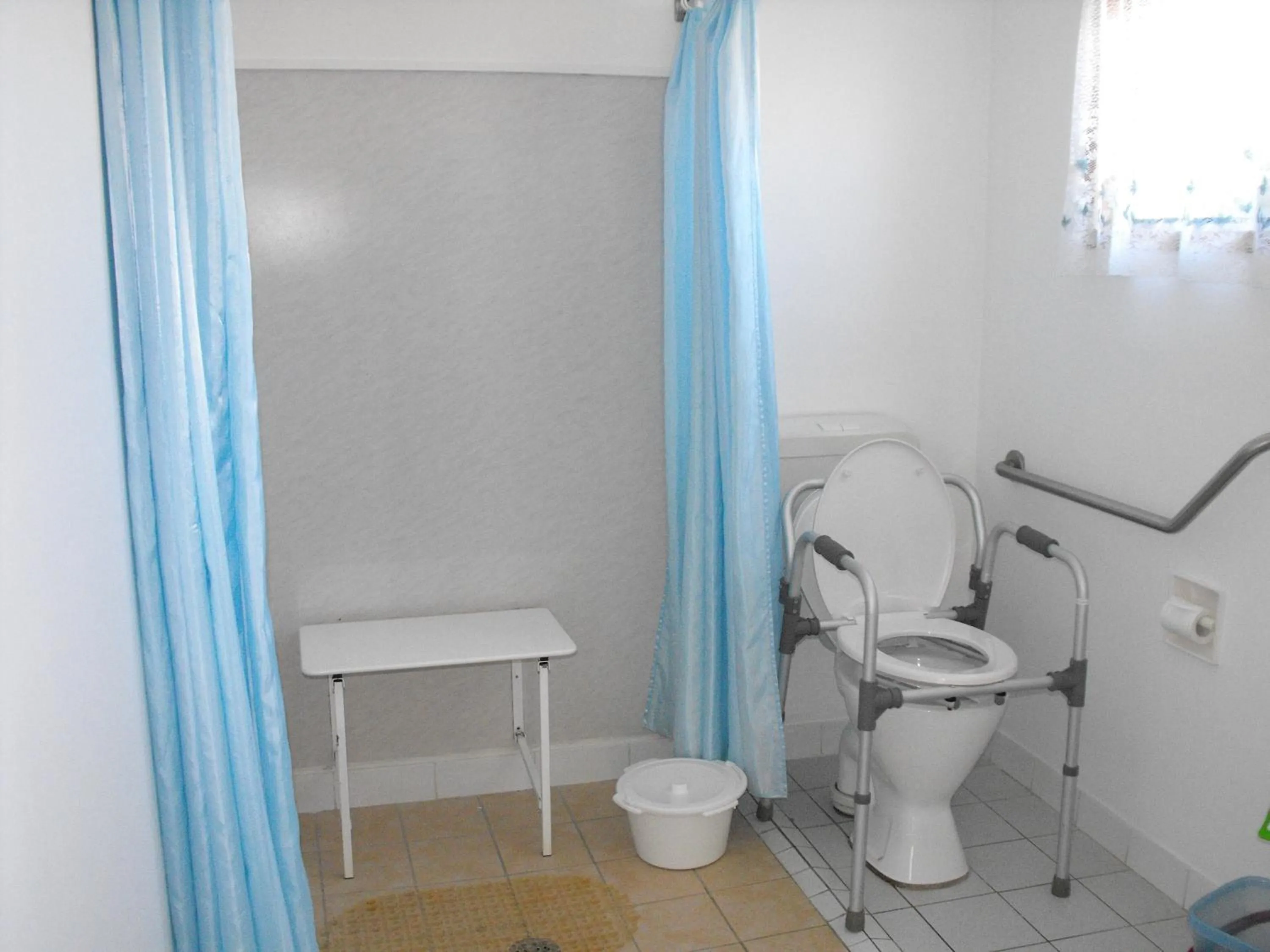 Bathroom in Smugglers Cove Holiday Village