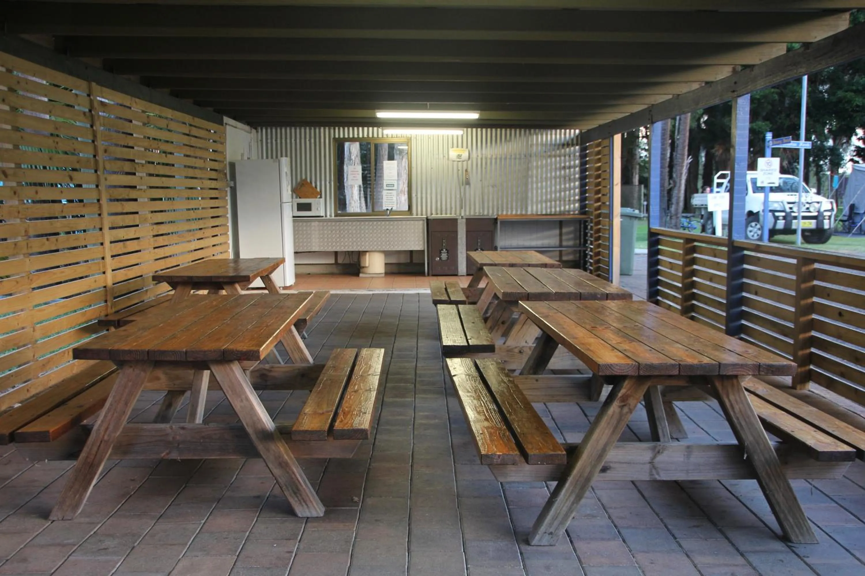 BBQ facilities in Smugglers Cove Holiday Village
