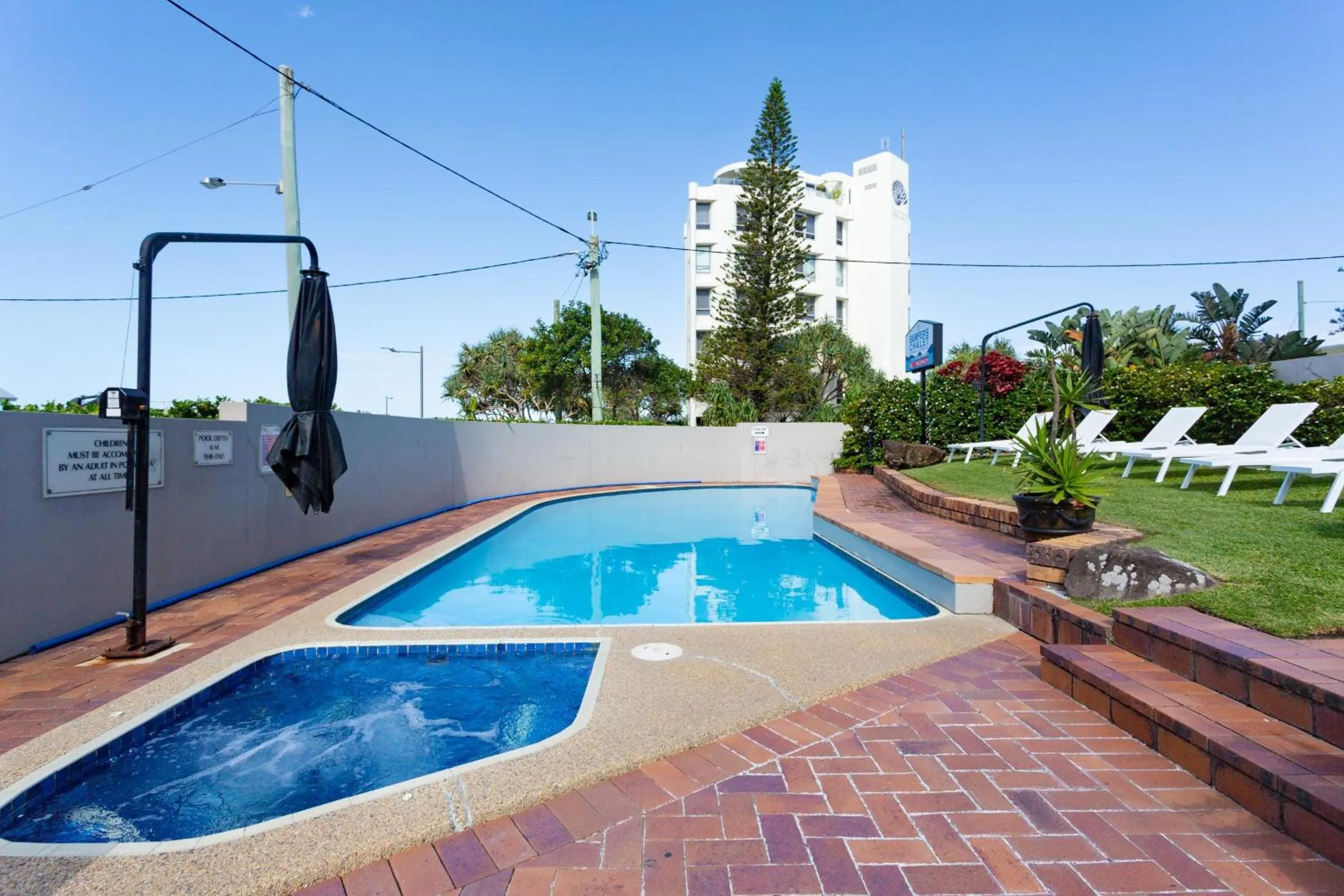 Swimming pool in Surfers Chalet