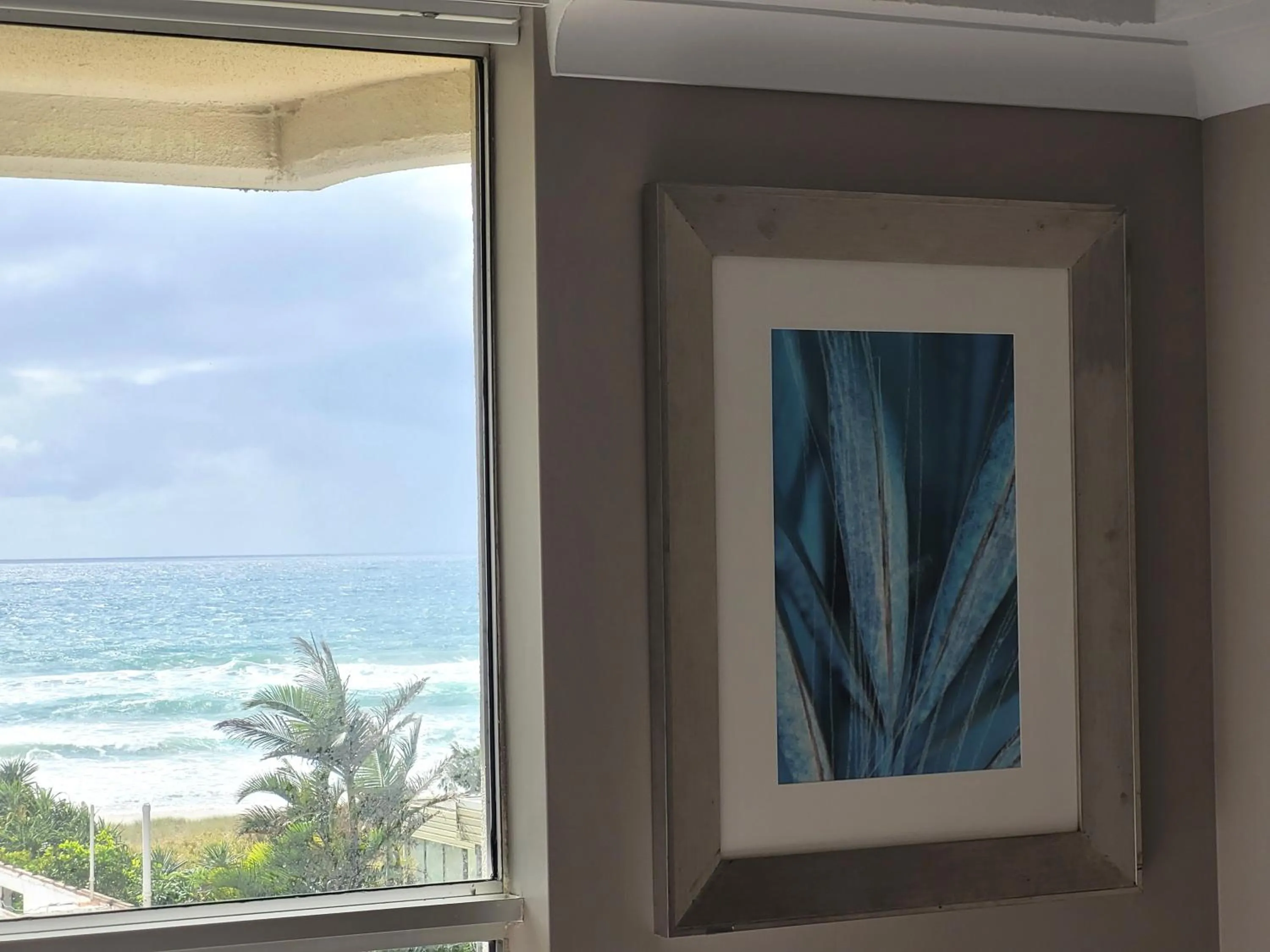 Sea view in Surfers Chalet