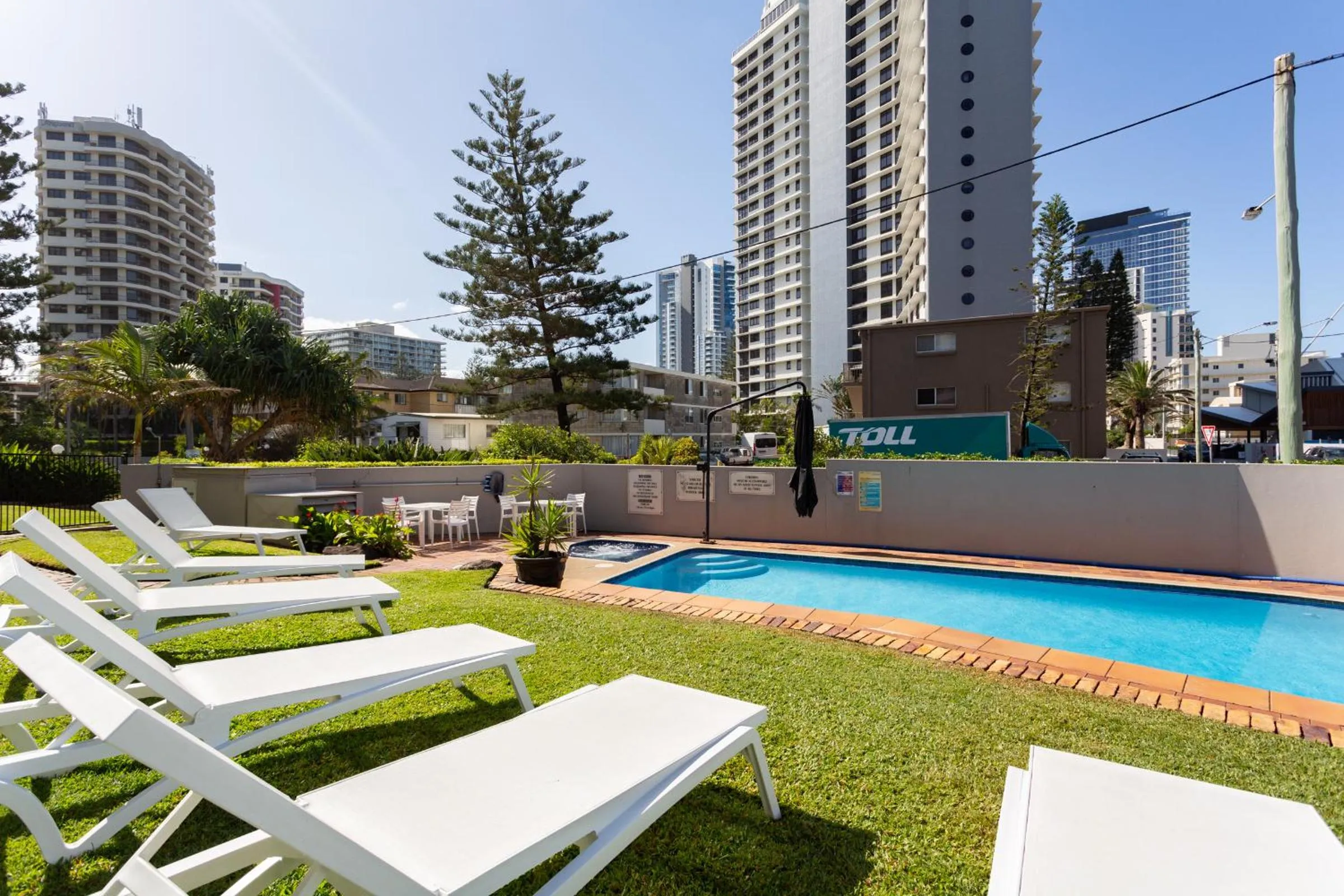 Swimming pool in Surfers Chalet