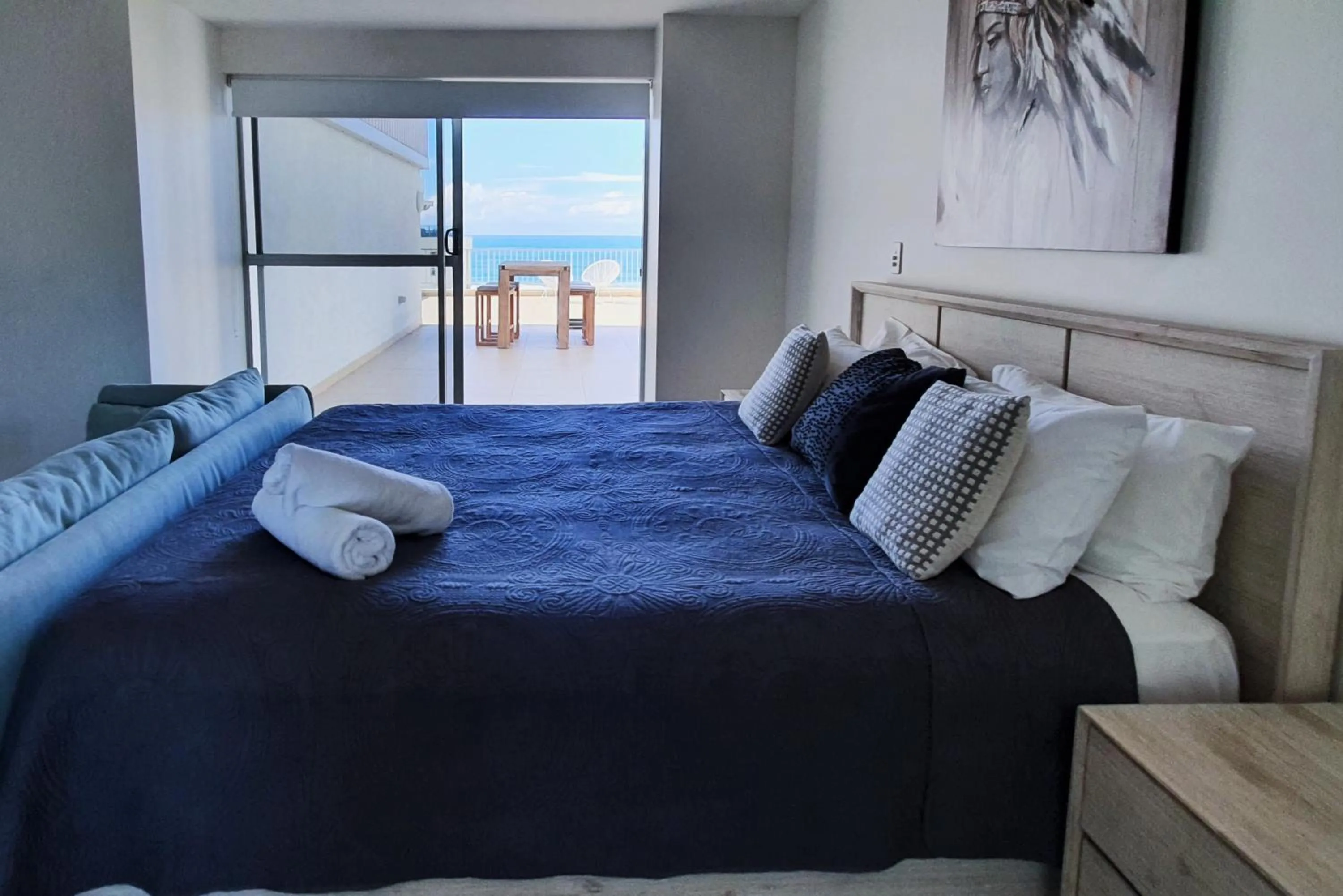 Bedroom, Bed in Surfers Chalet