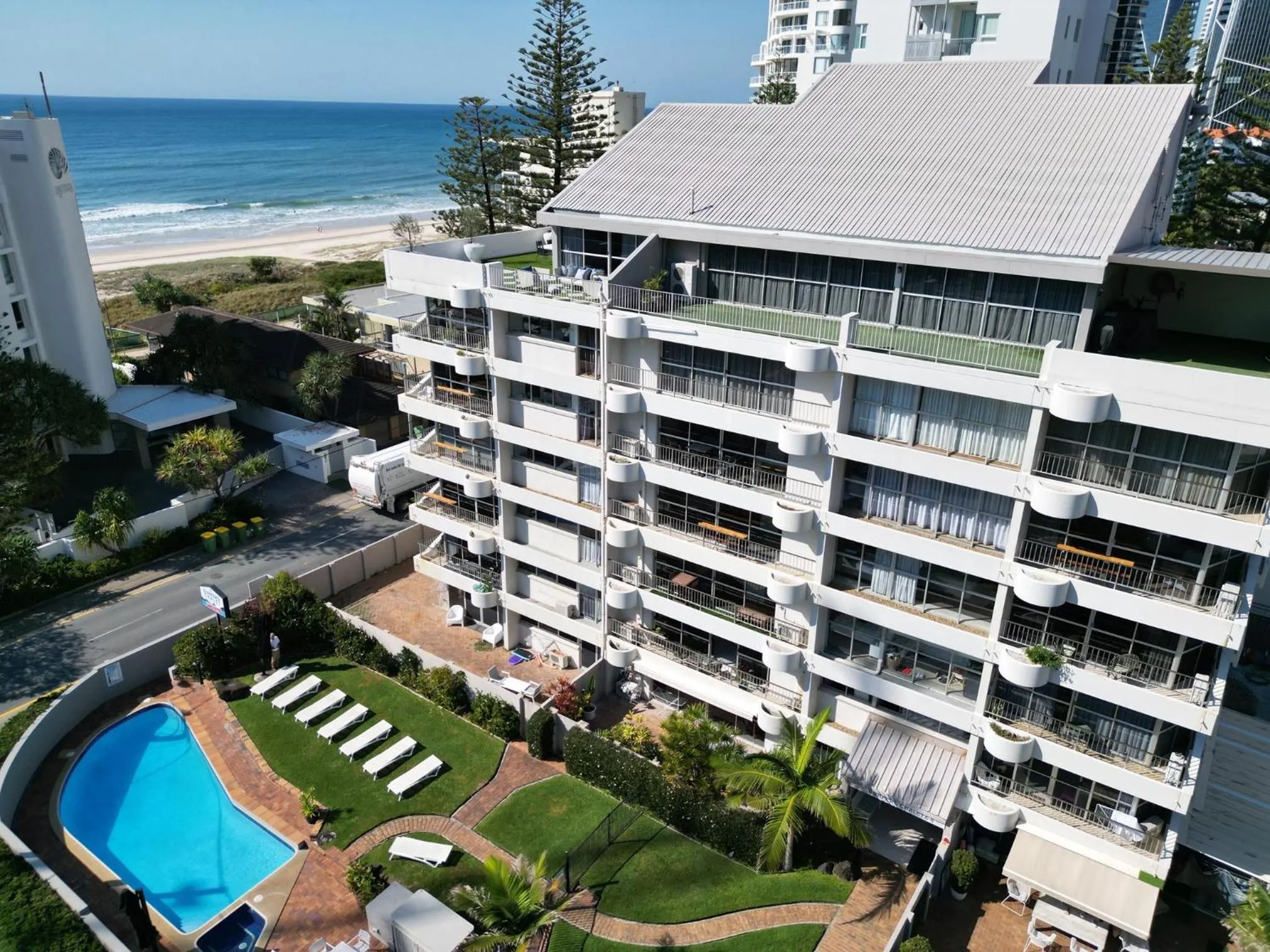 Property building in Surfers Chalet