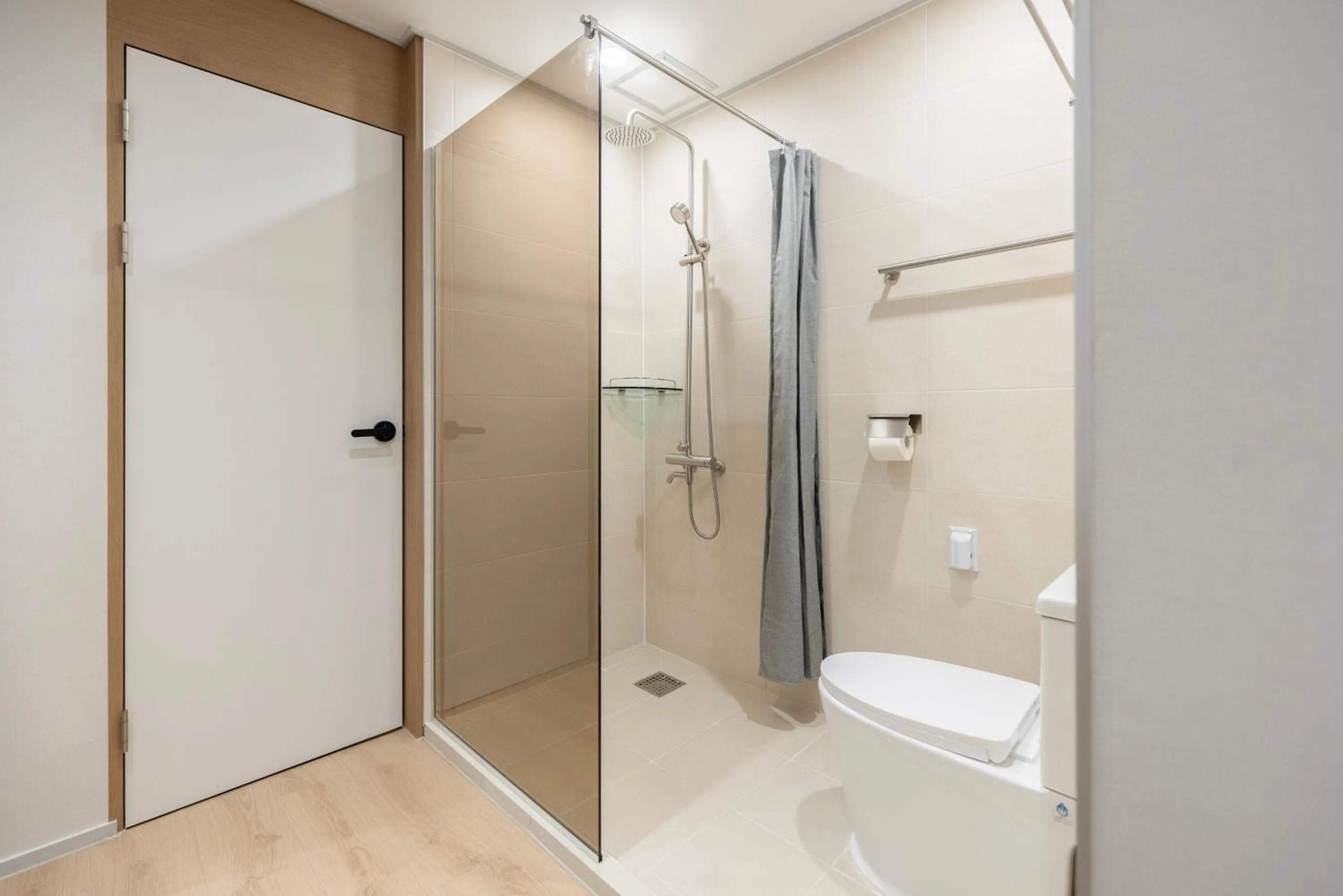 Shower in From H US Hotel with Aank Seoul Gangseo Hwagok