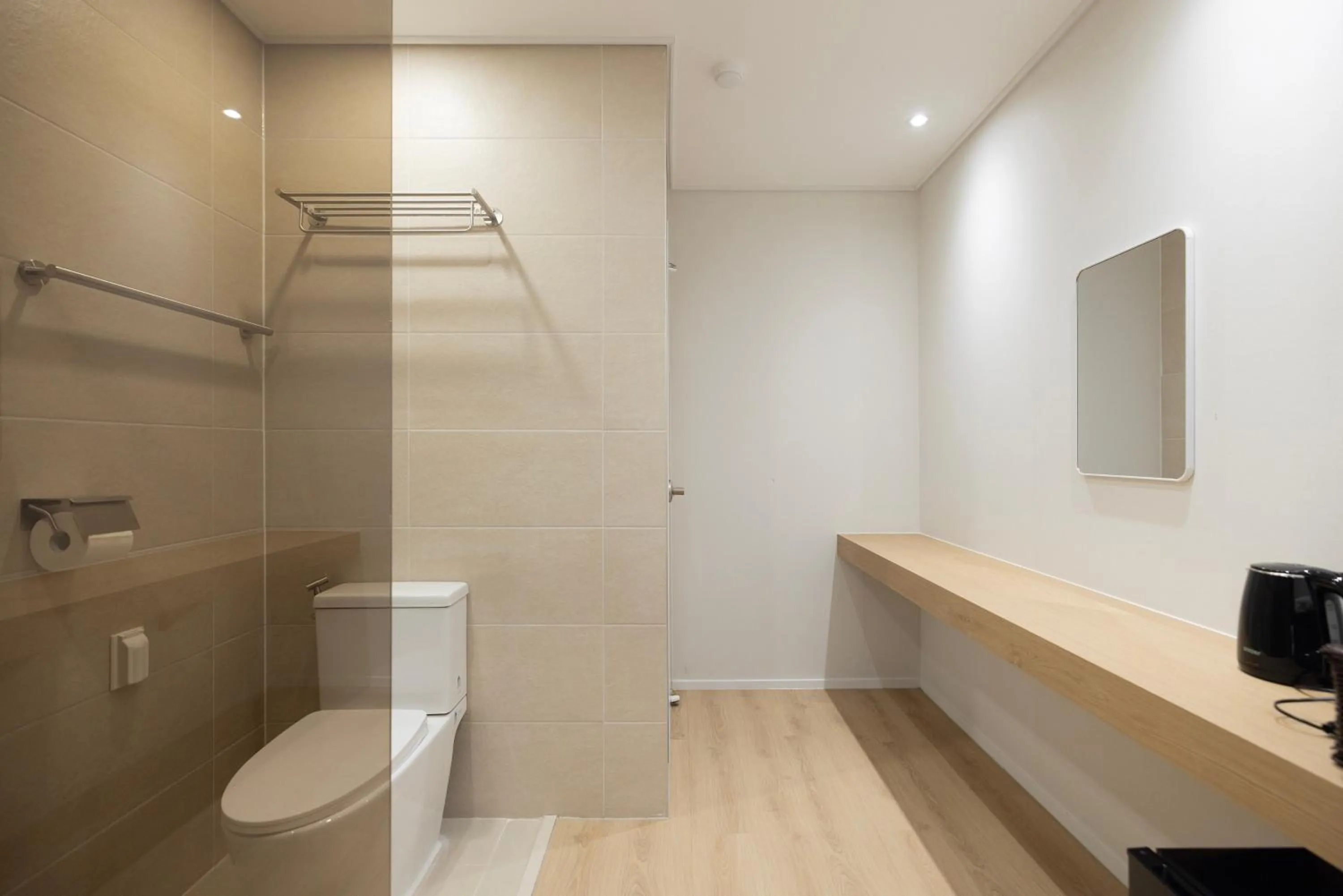 Toilet in From H US Hotel with Aank Seoul Gangseo Hwagok