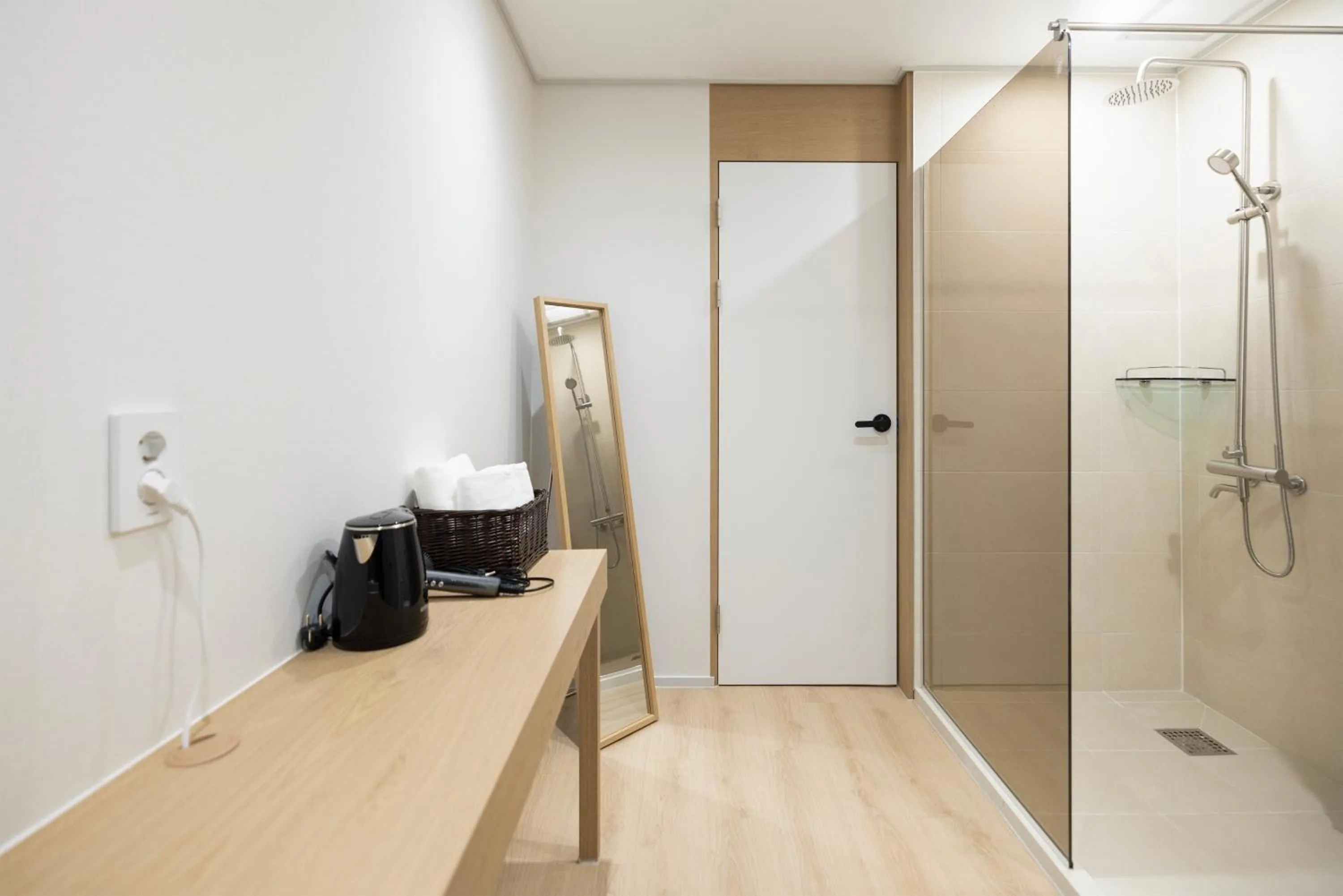 Shower in From H US Hotel with Aank Seoul Gangseo Hwagok