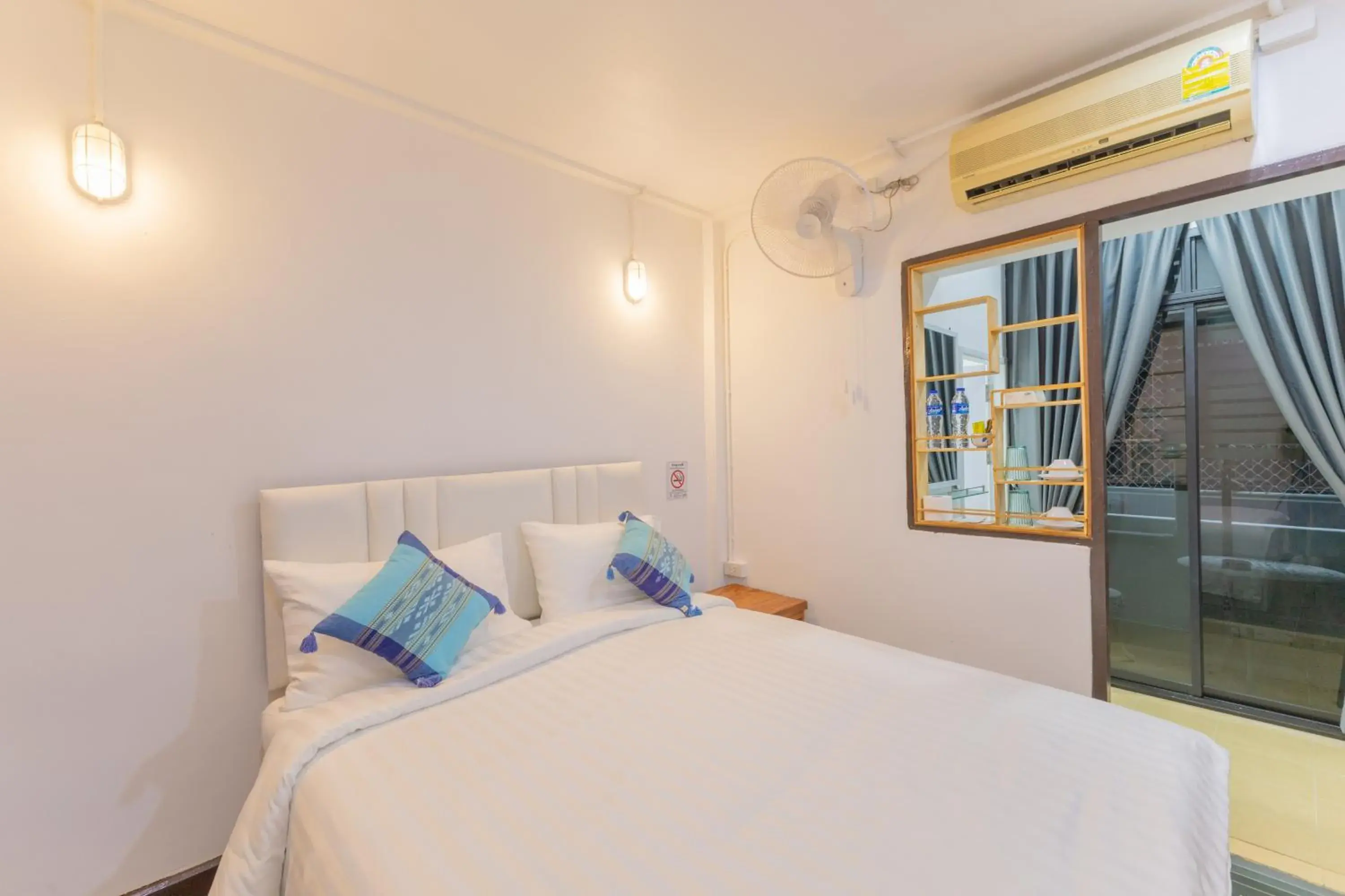 Queen Room with Balcony in Calmly Stay Ratchada Queen Room with Balcony in Calmly Stay Ratchada