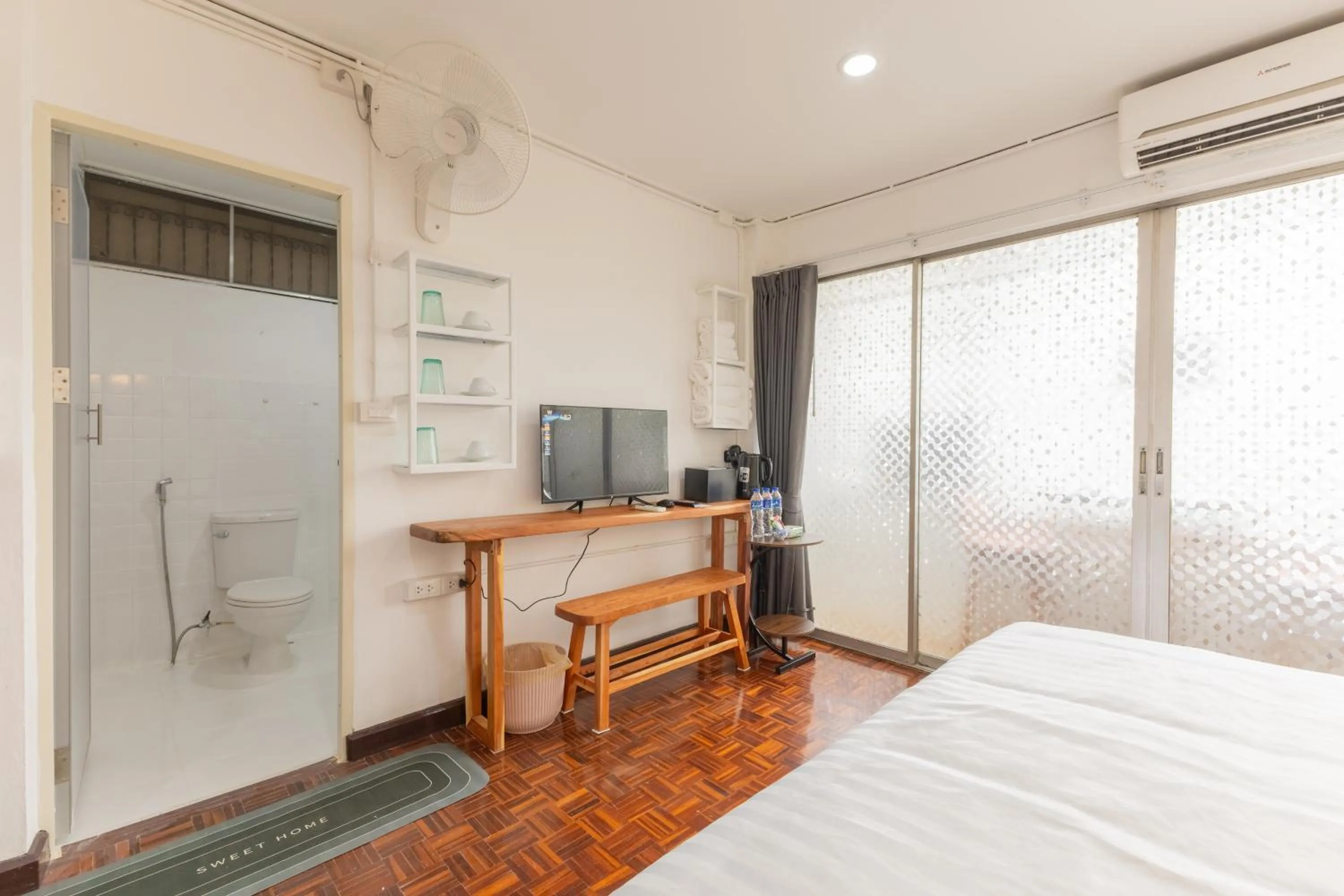 Bathroom, Bed in Calmly Stay Ratchada