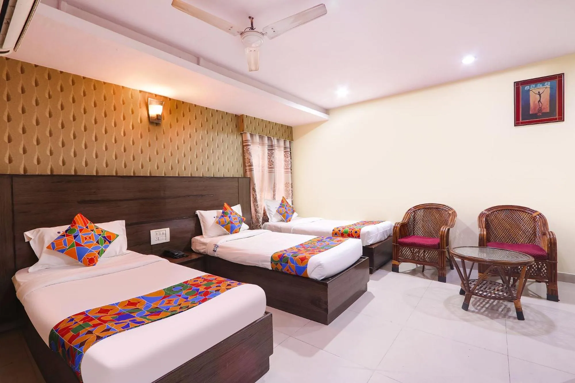 Bed in FabHotel Royal Residency II - Nr Lakdikapul Metro Station