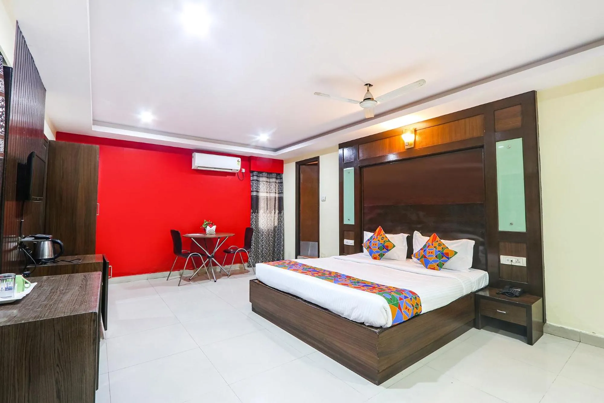 Bed in FabHotel Royal Residency II - Nr Lakdikapul Metro Station