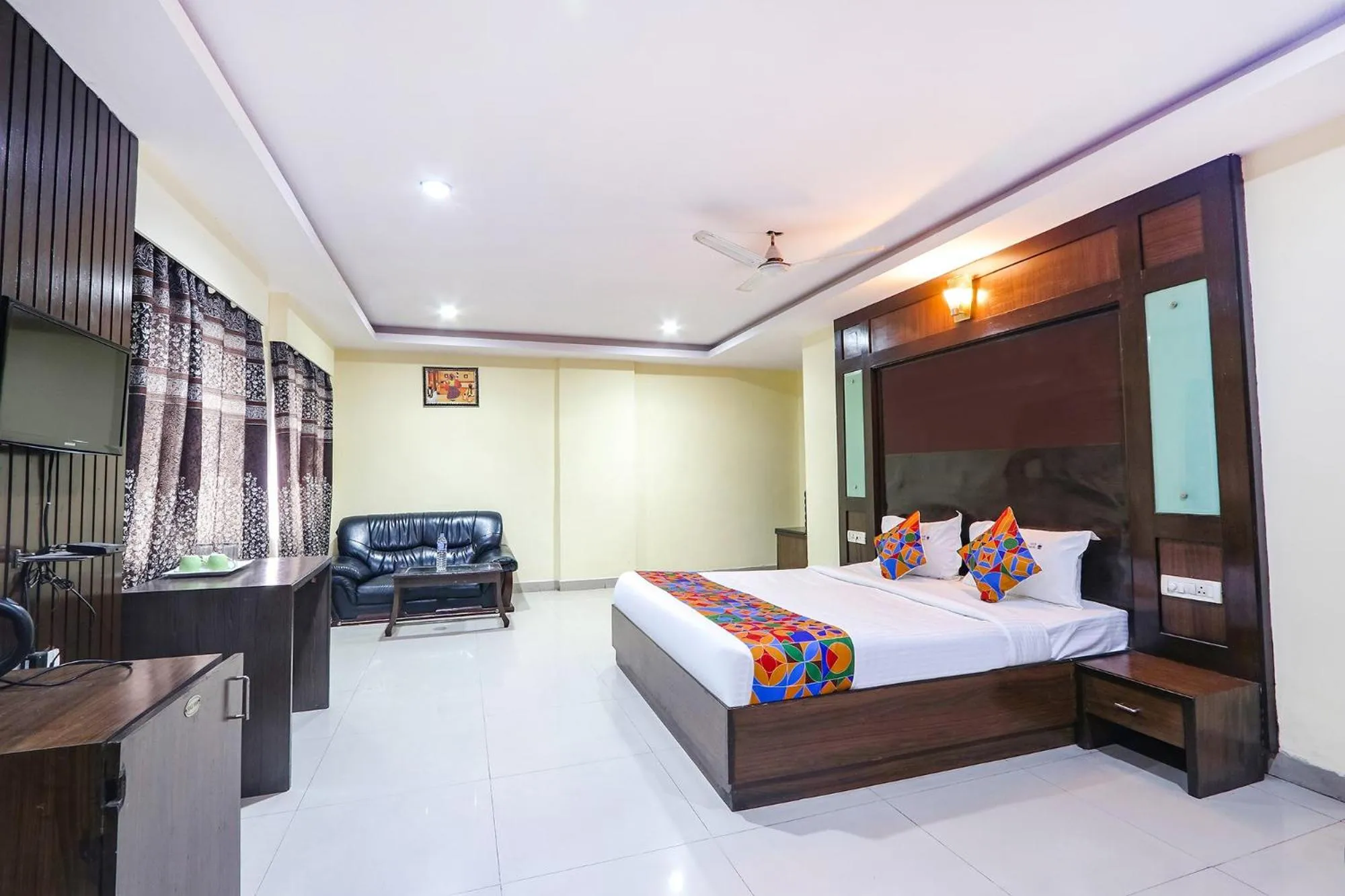 Bed in FabHotel Royal Residency II - Nr Lakdikapul Metro Station