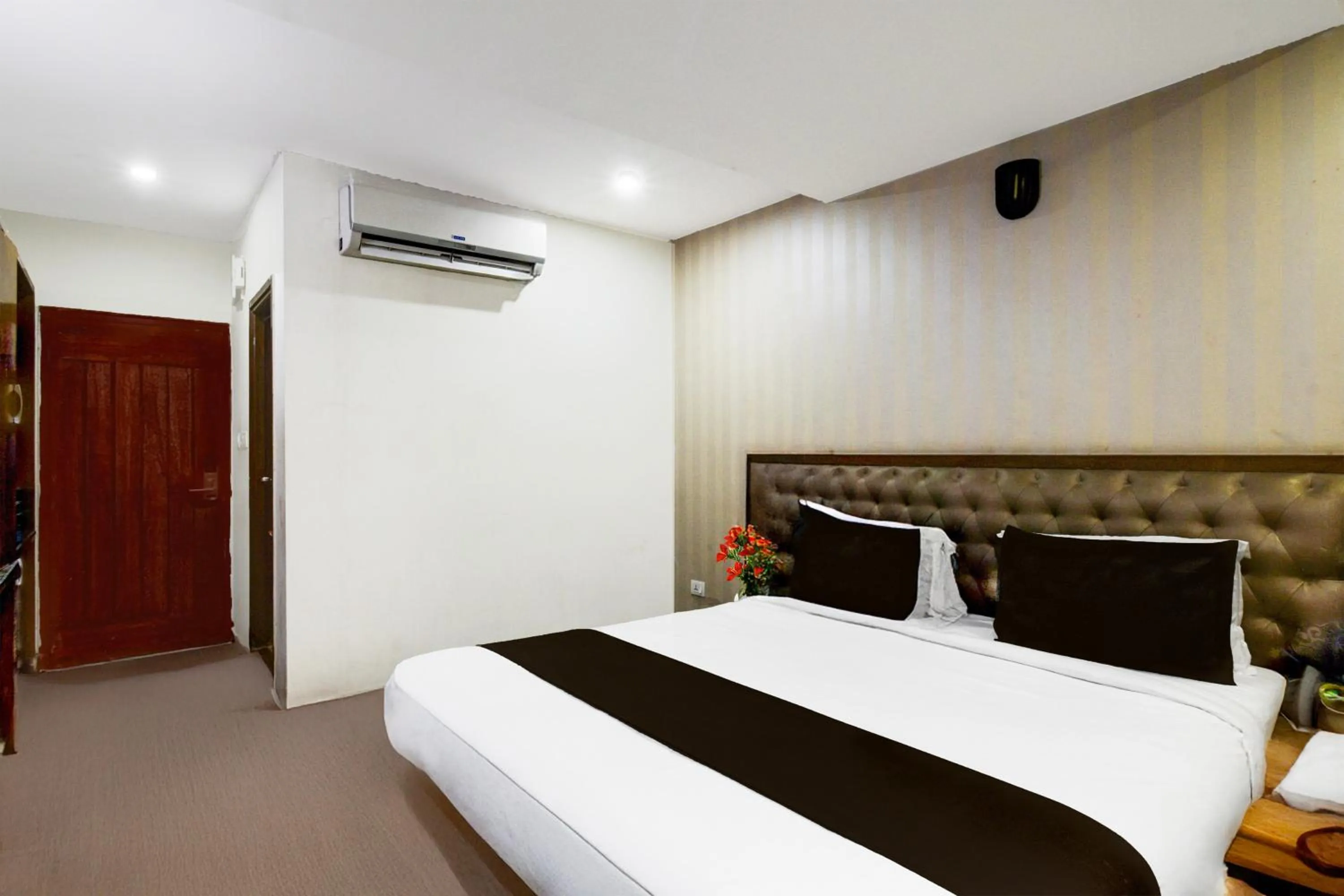 Bedroom in Townhouse Kothapet Formerly Surabhi Elite