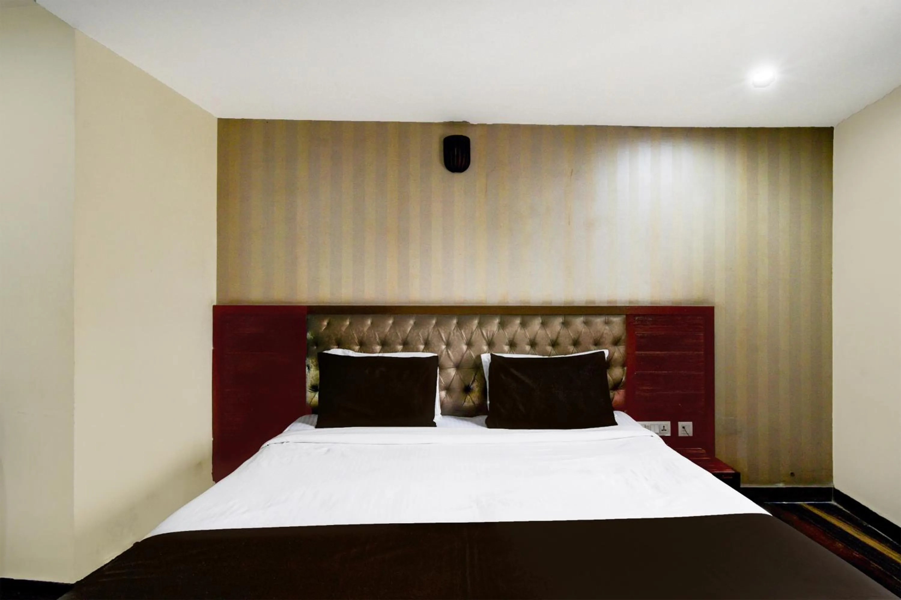 Bedroom in Townhouse Kothapet Formerly Surabhi Elite