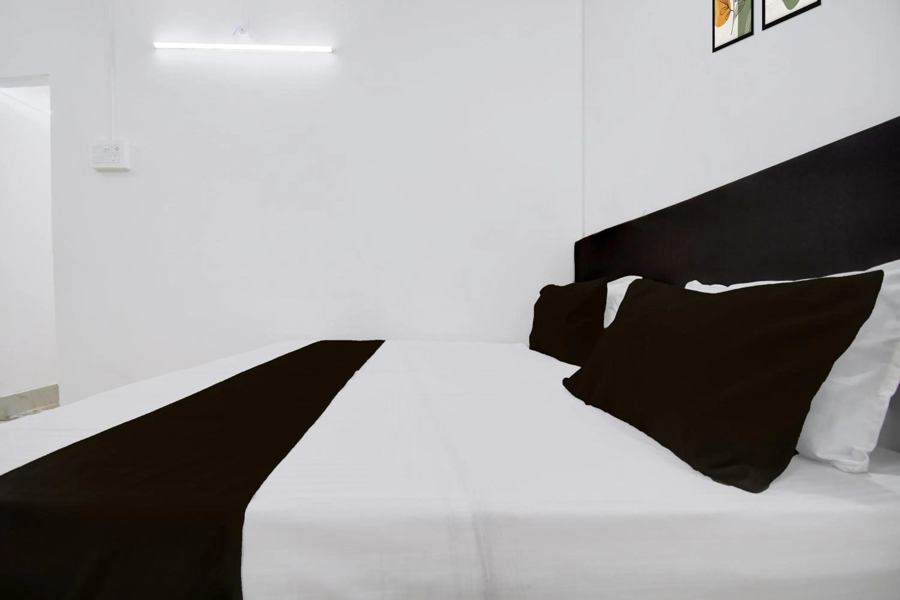 Bedroom, Bed in Super Hotel O Gaya Railway Junction Formerly Family Guest House