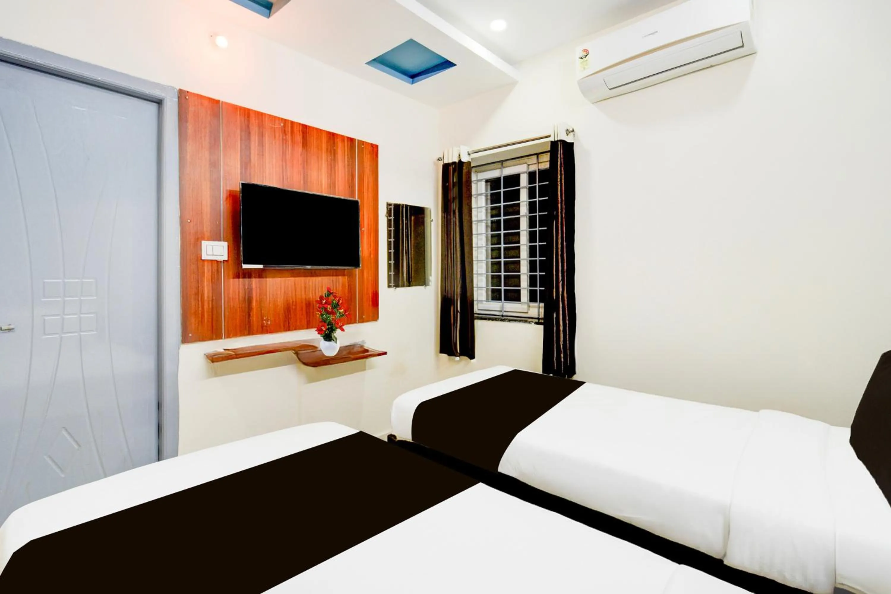 Bedroom, Bed in Super Collection O Khajaguda Hills Formerly Sri Balaji Luxary Rooms