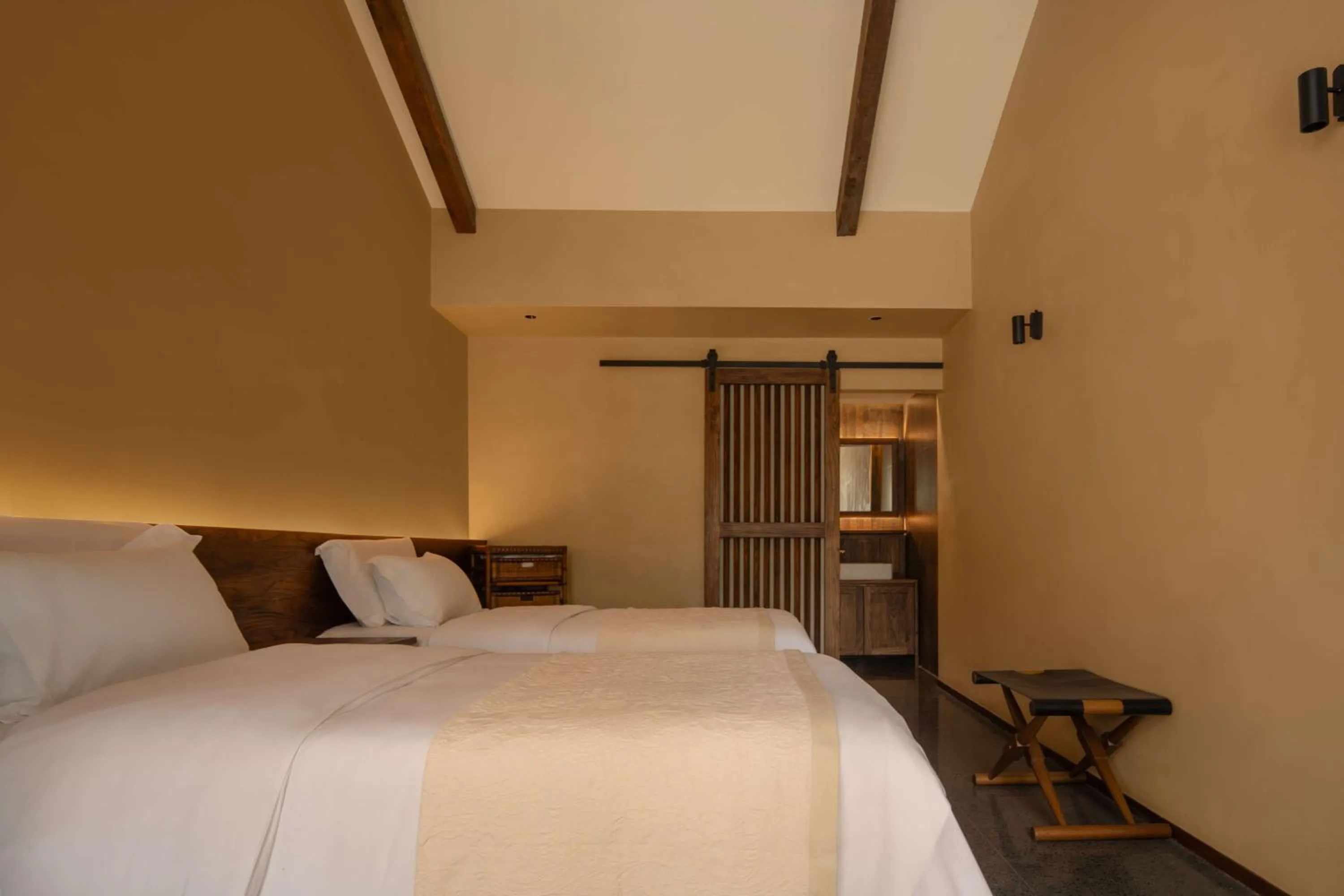 Bed in YueLore Retreat