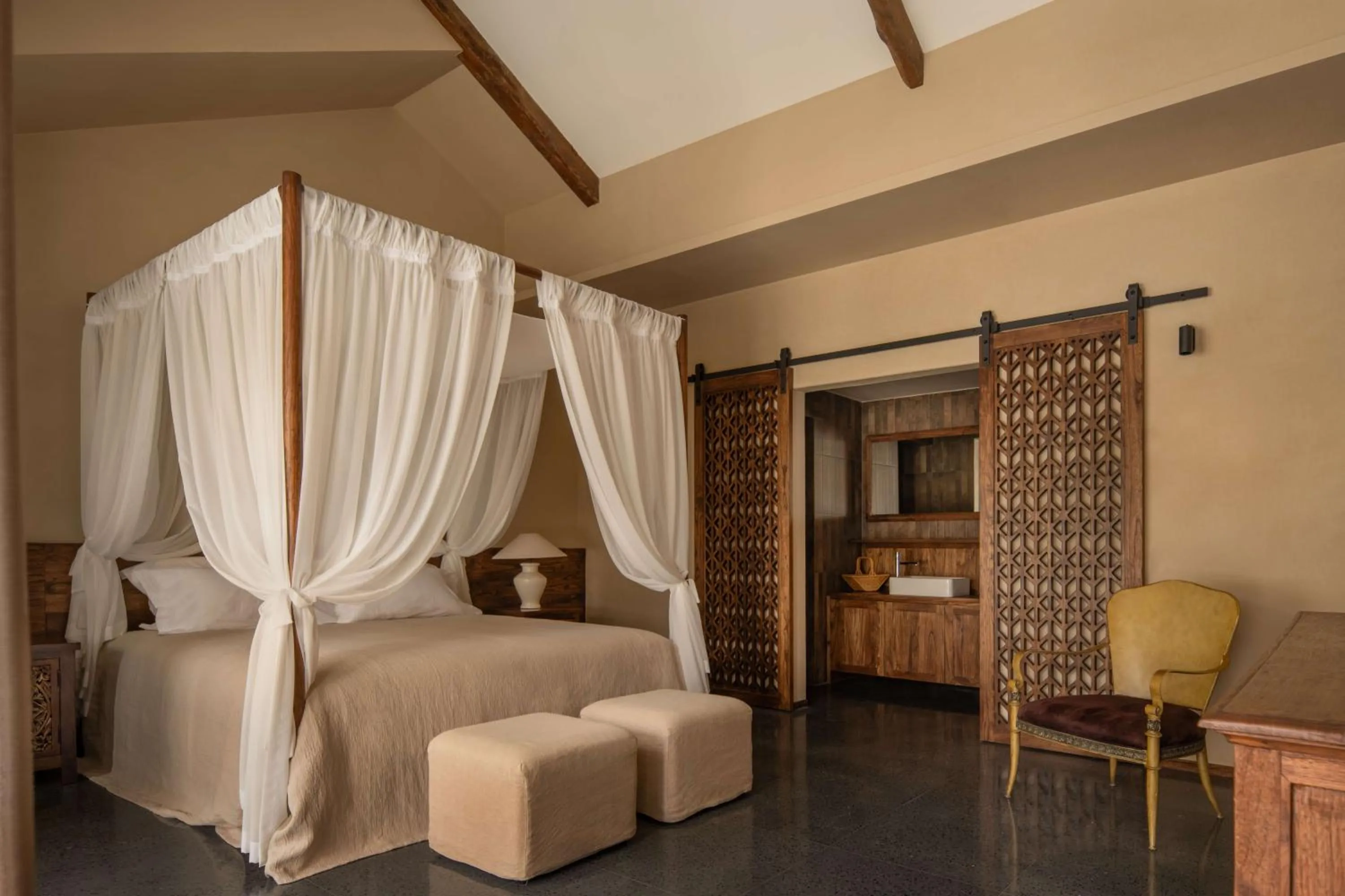 Bed in YueLore Retreat