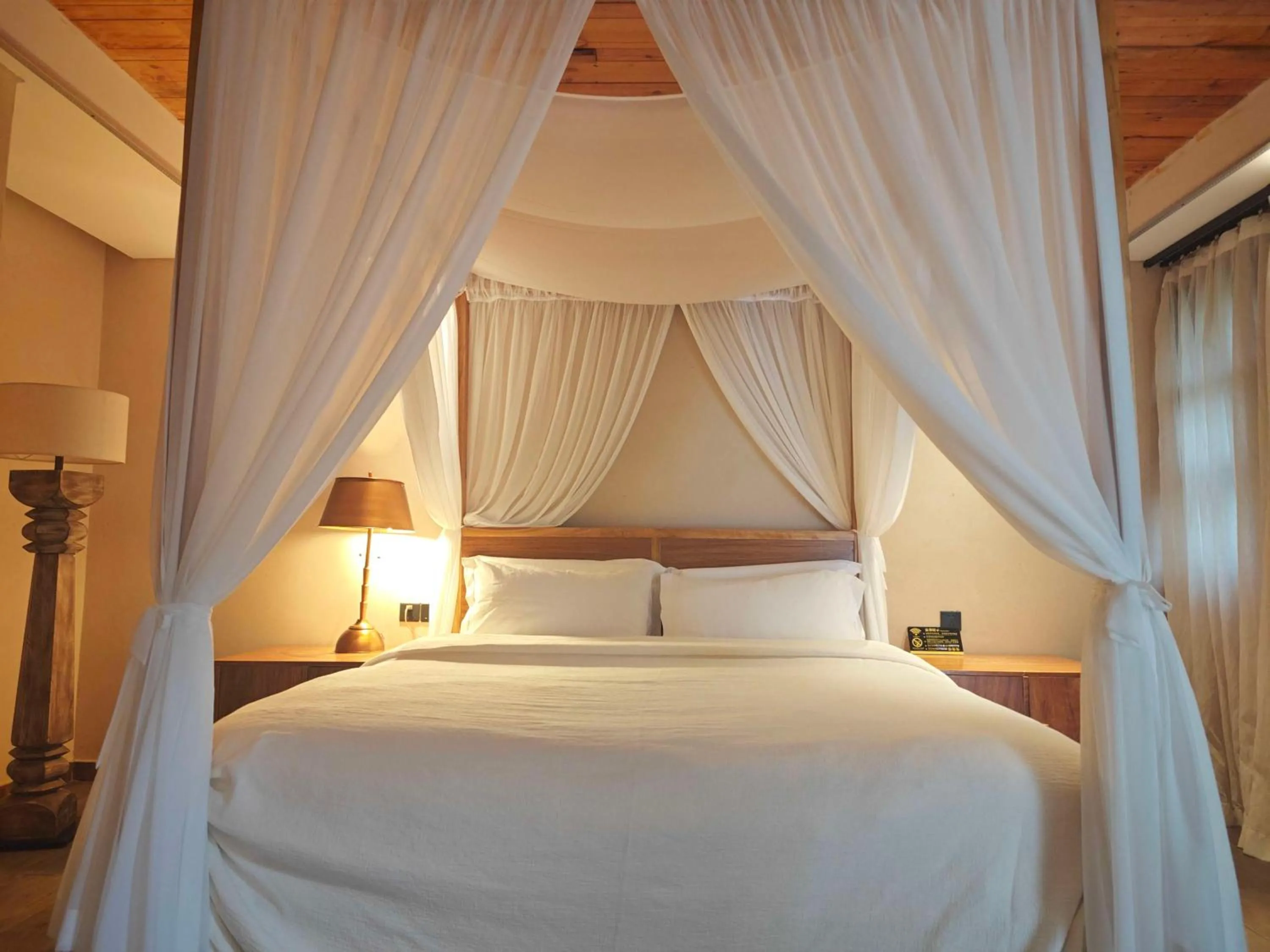 Bed in YueLore Retreat