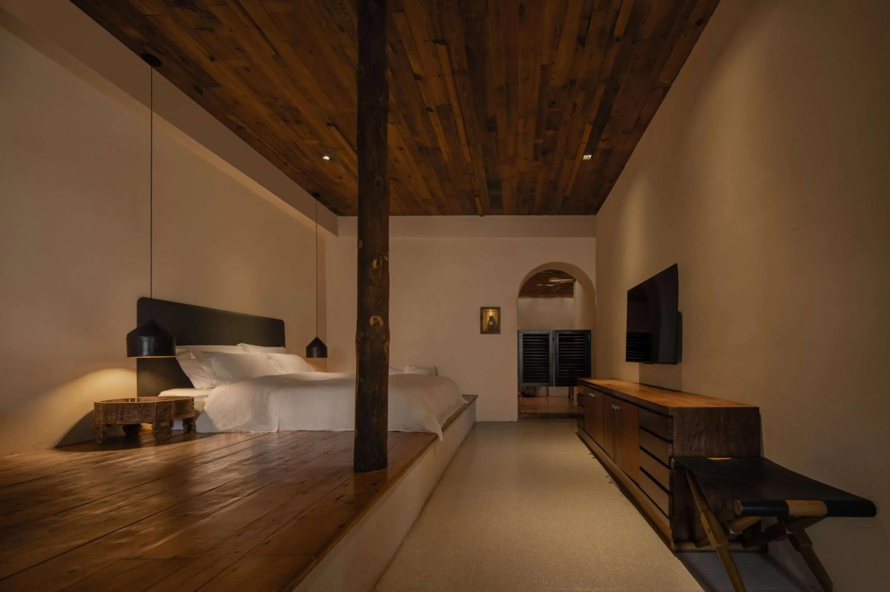 Bed in YueLore Retreat