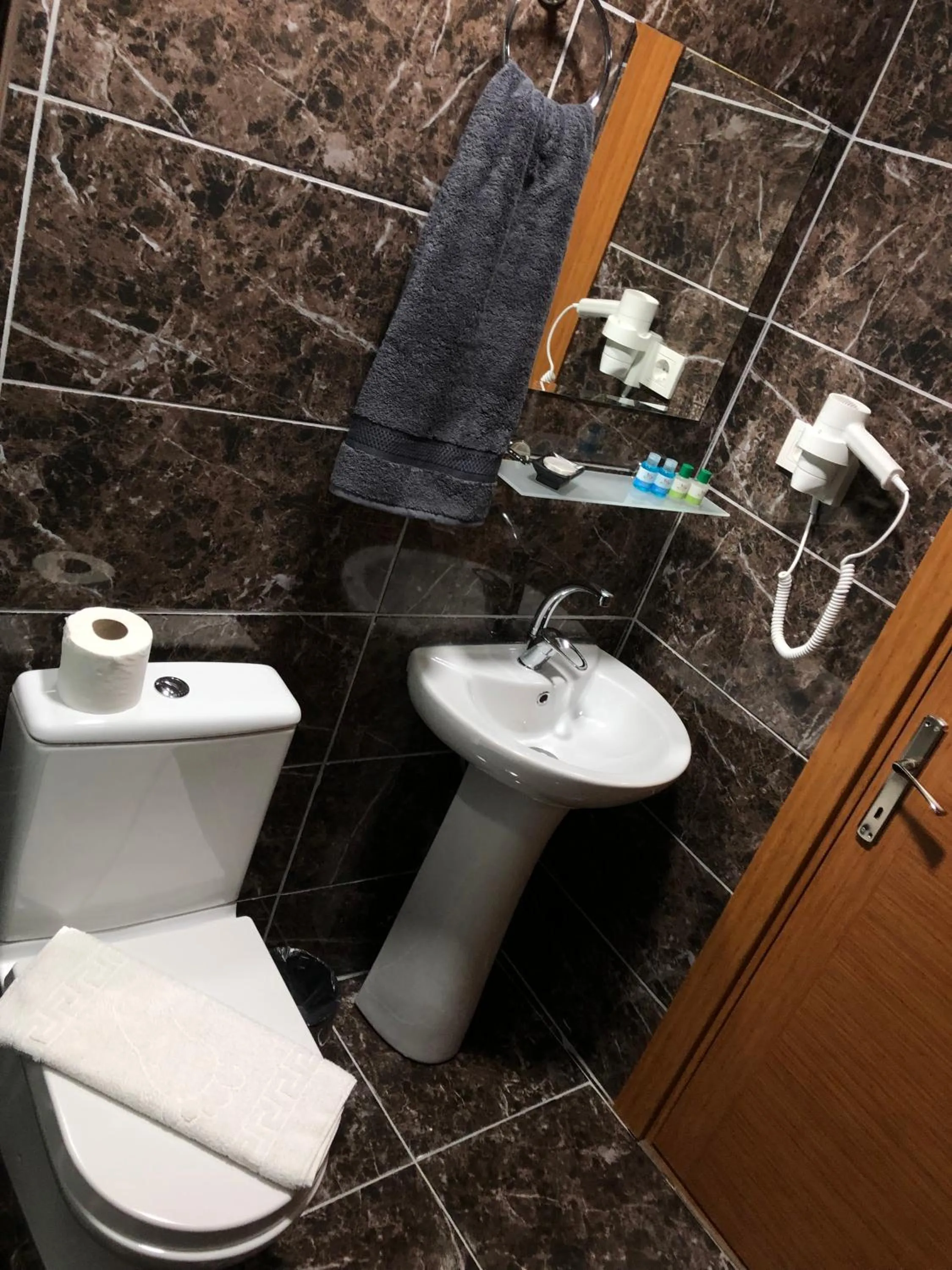 Bathroom in Ottoman's Pearl Hotel