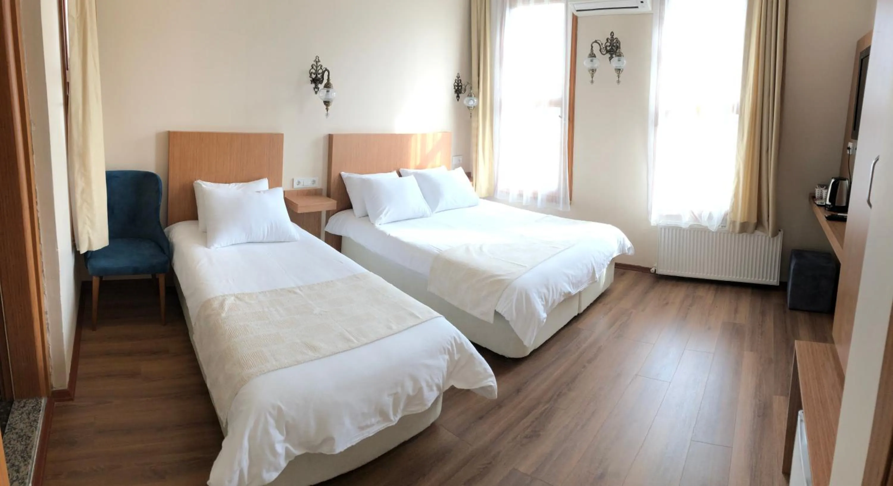 Photo of the whole room, Bed in Ottoman's Pearl Hotel