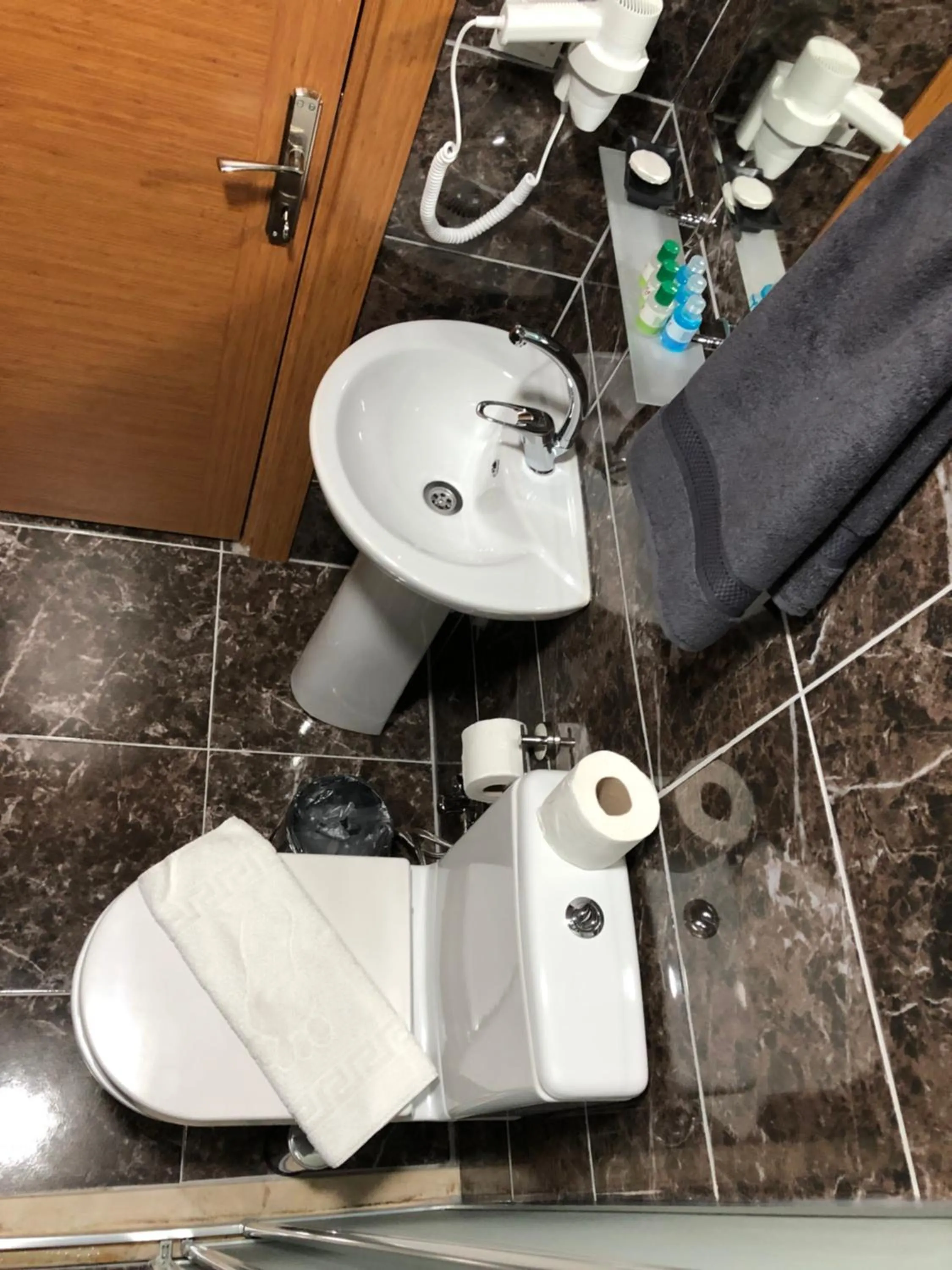 Bathroom in Ottoman's Pearl Hotel