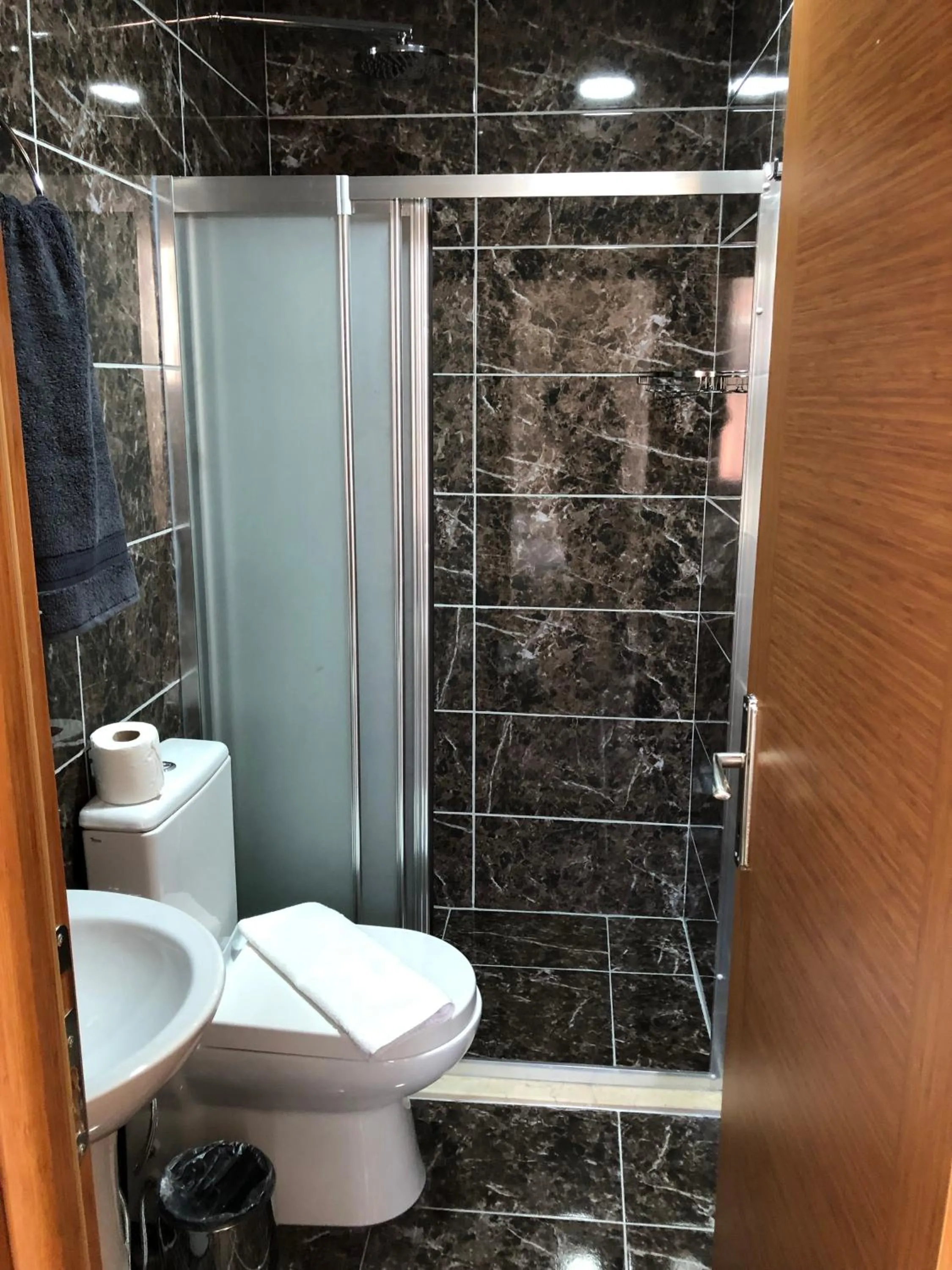 Bathroom in Ottoman's Pearl Hotel